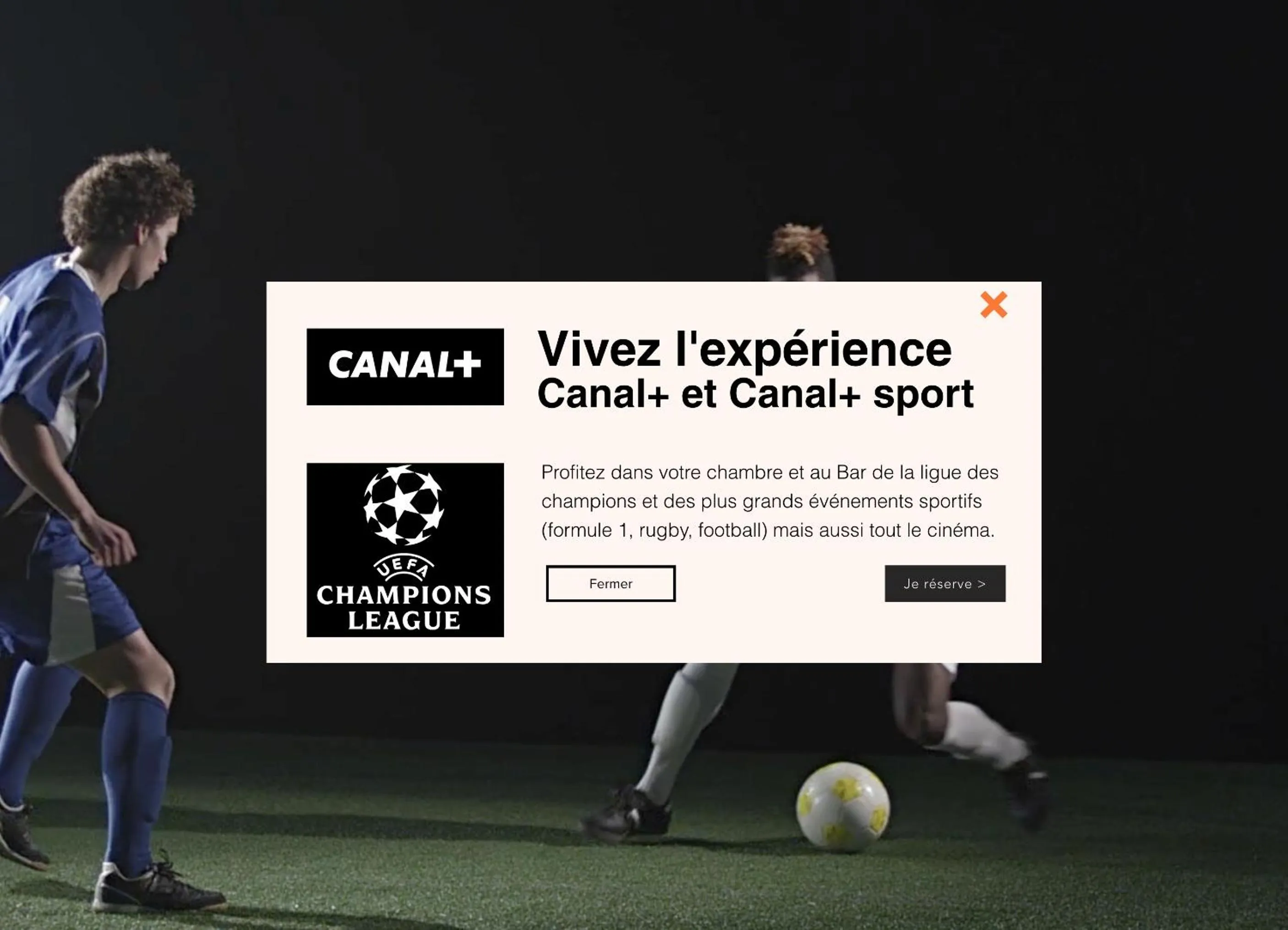 Communal lounge/ TV room in HYP'Hotel