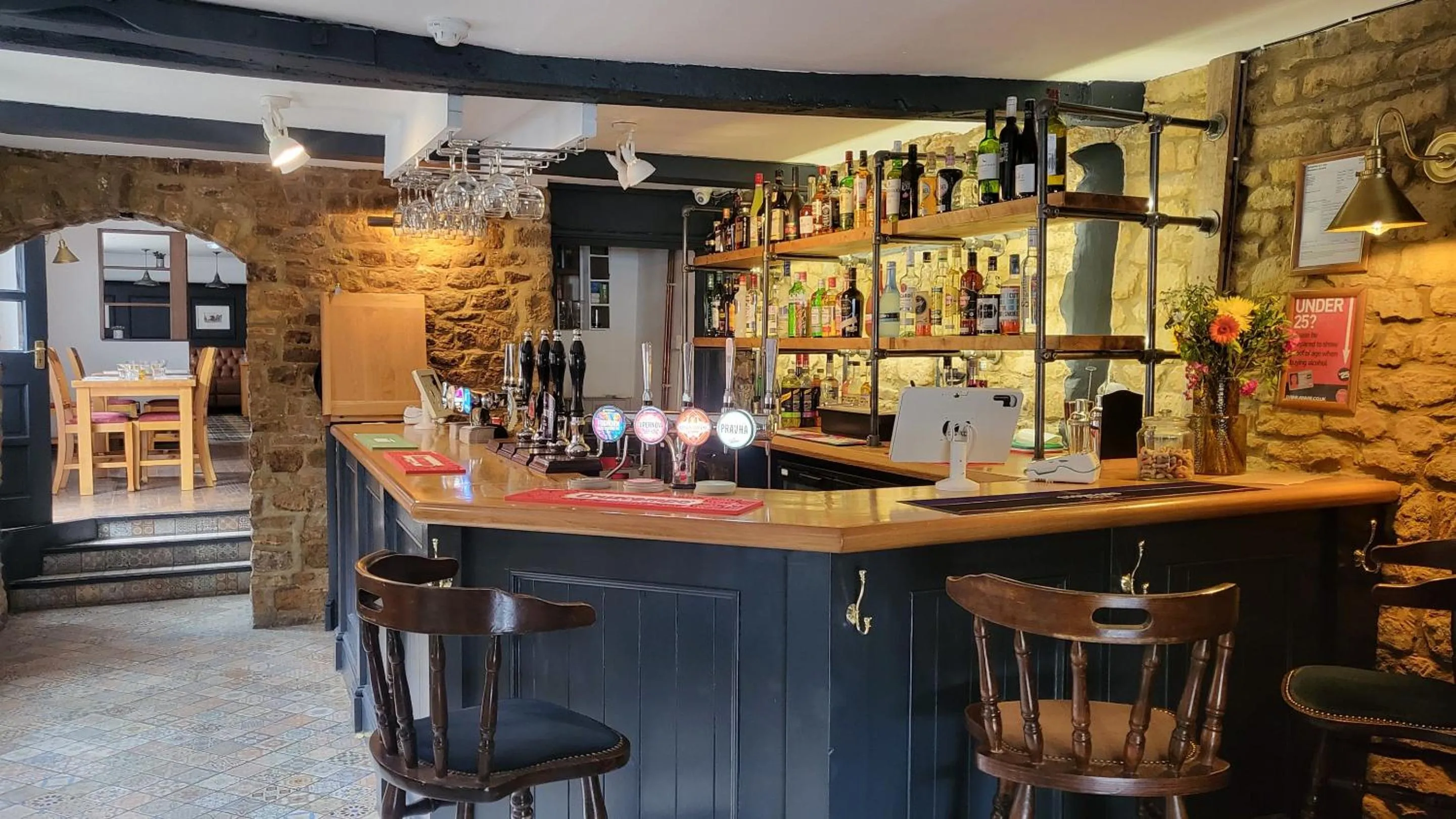 Lounge or bar in Unicorn Inn