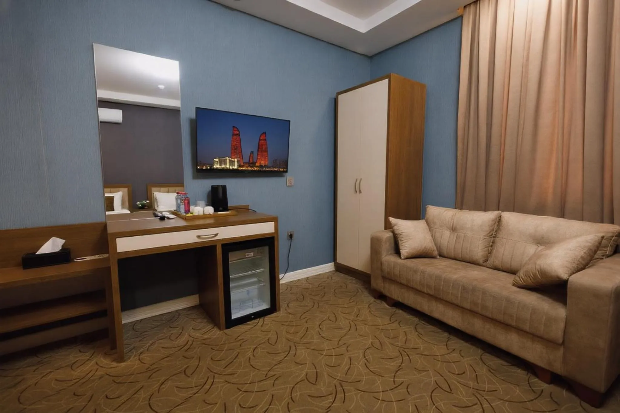 TV and multimedia in Royal Meridien Hotel