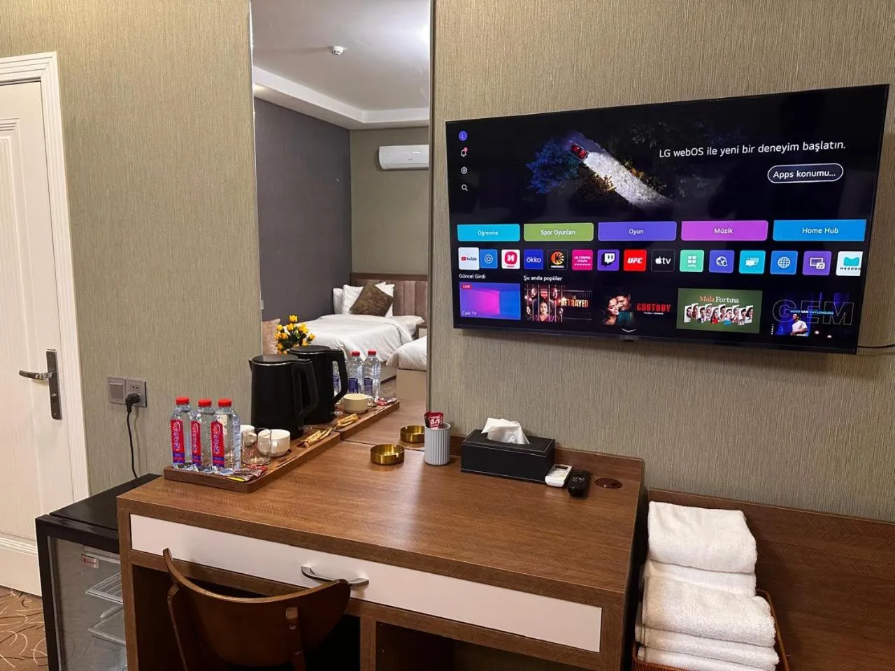 TV and multimedia in Royal Meridien Hotel