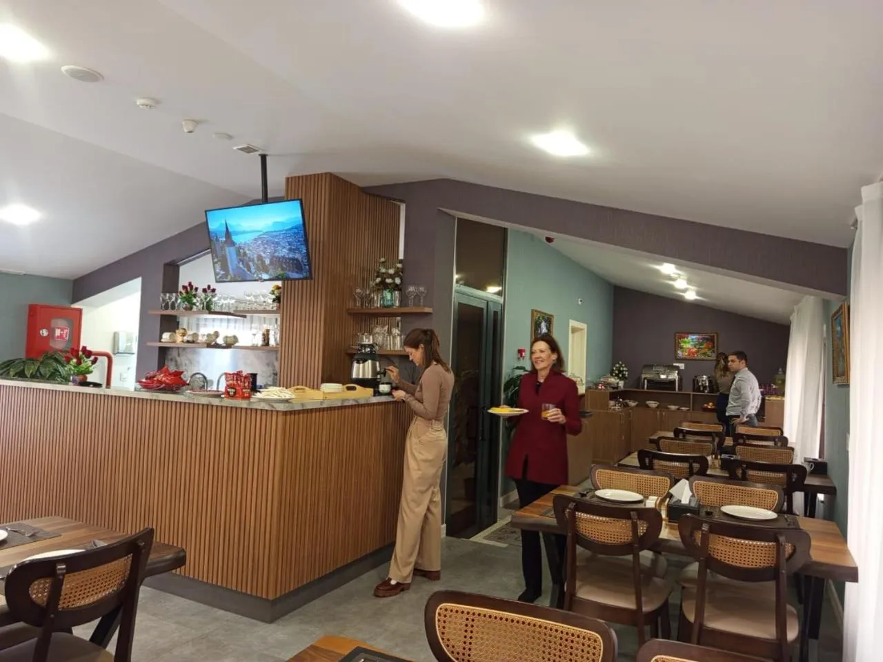 Restaurant/places to eat in Royal Meridien Hotel