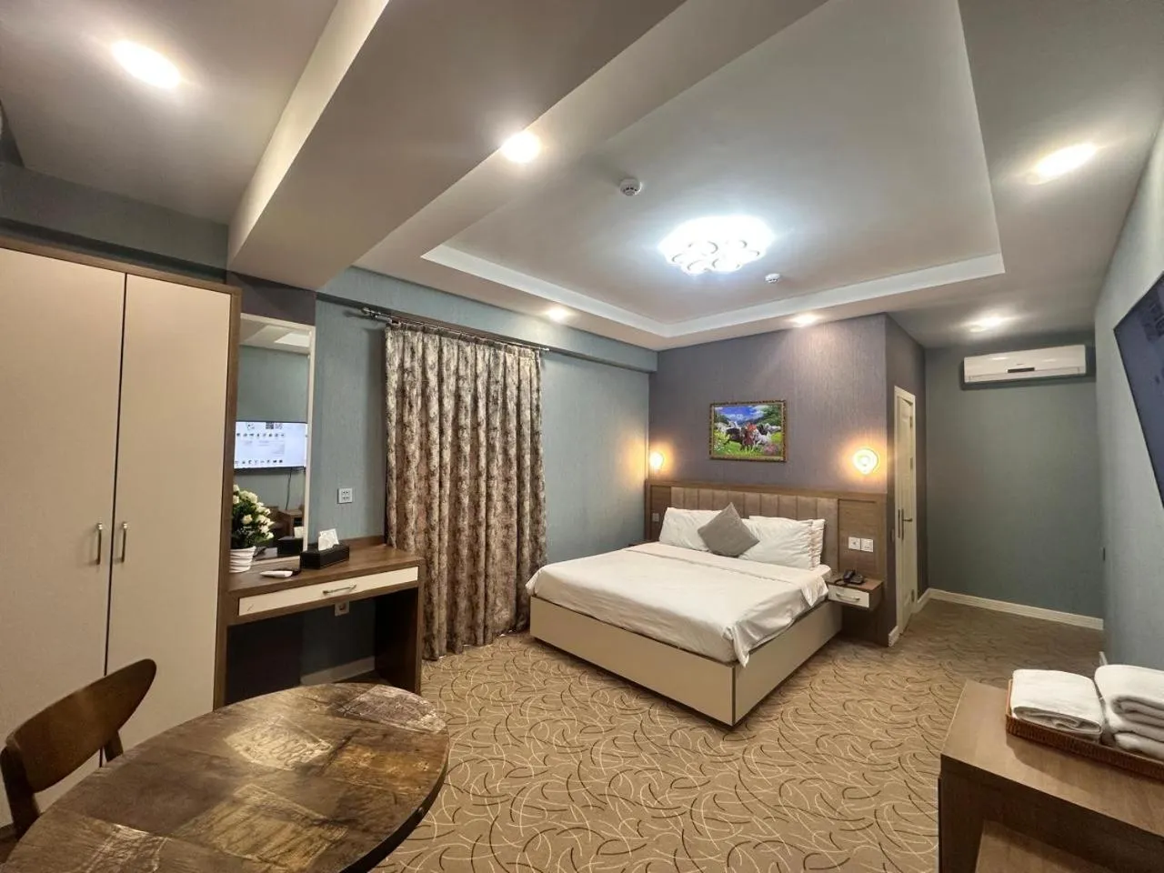 Bed in Royal Meridien Hotel