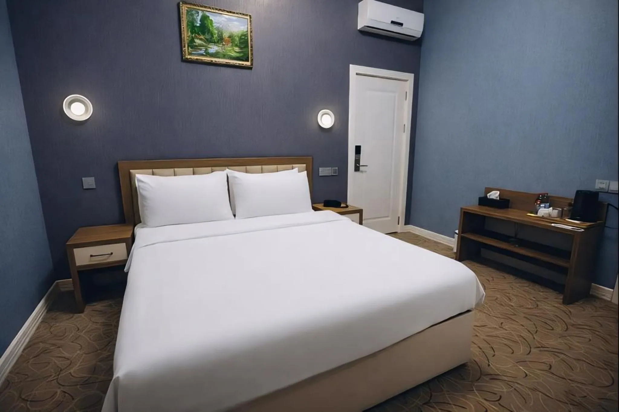 Bed in Royal Meridien Hotel