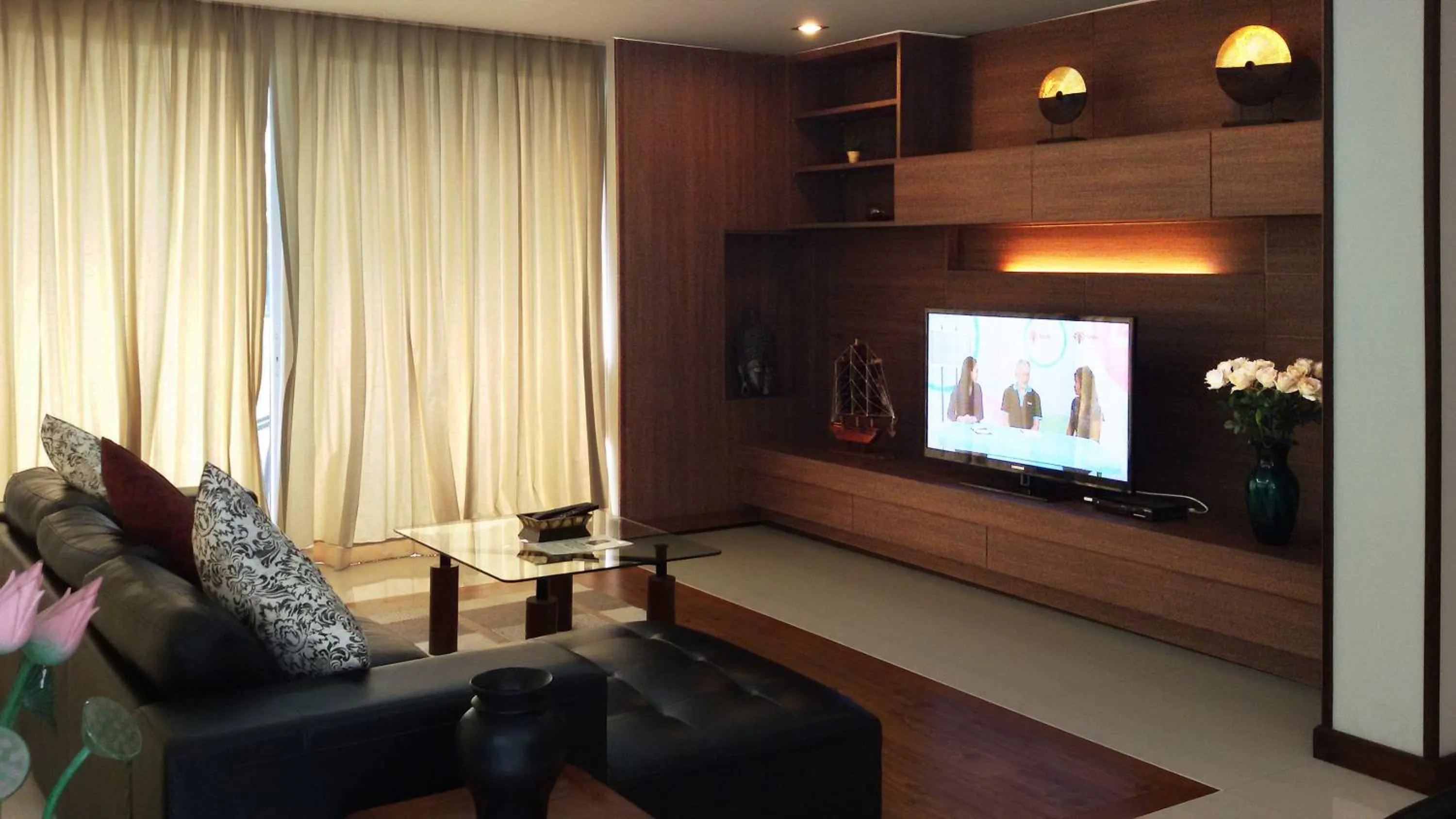 TV and multimedia in Karon Suite Apartment