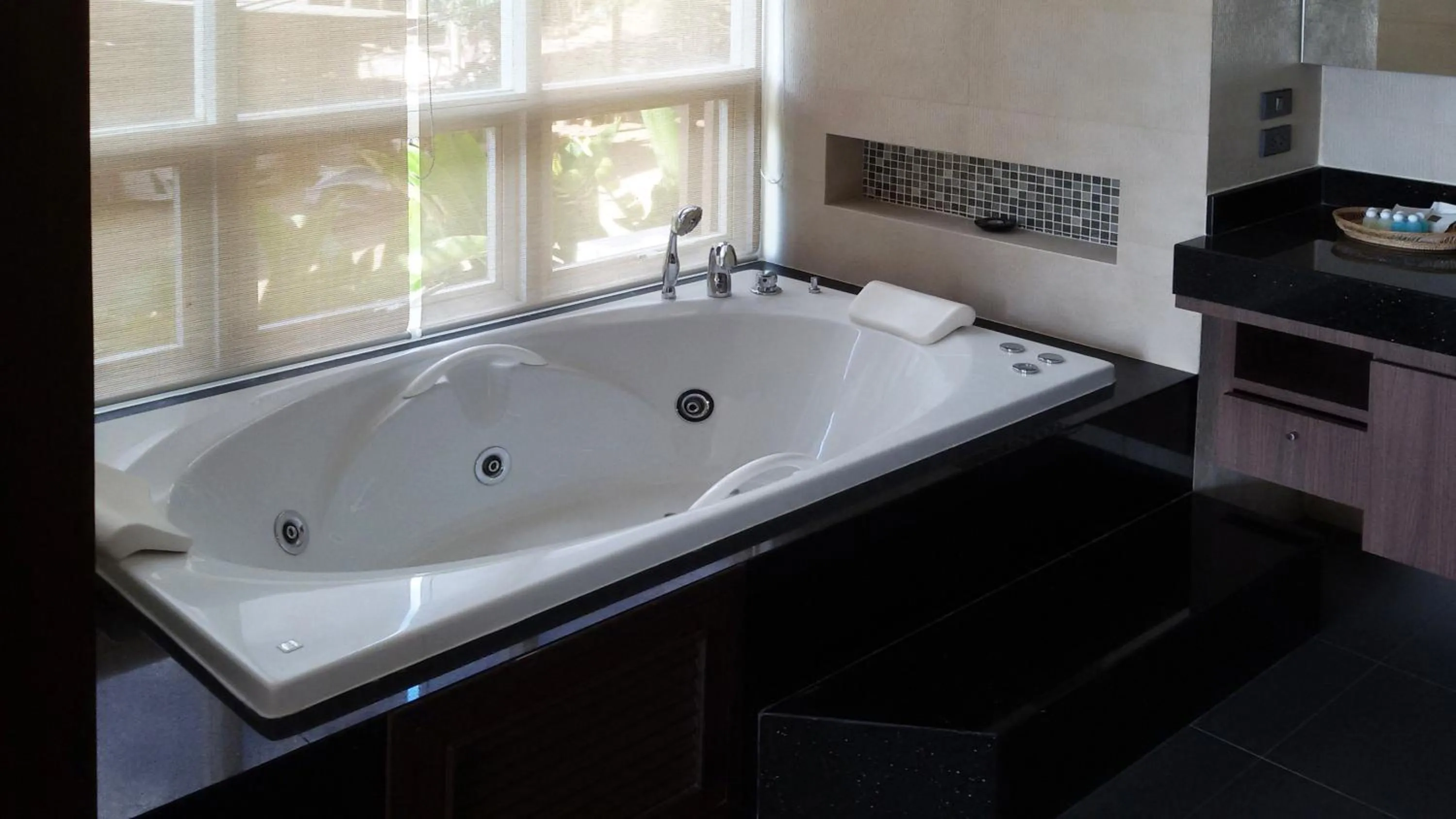 Bath in Karon Suite Apartment