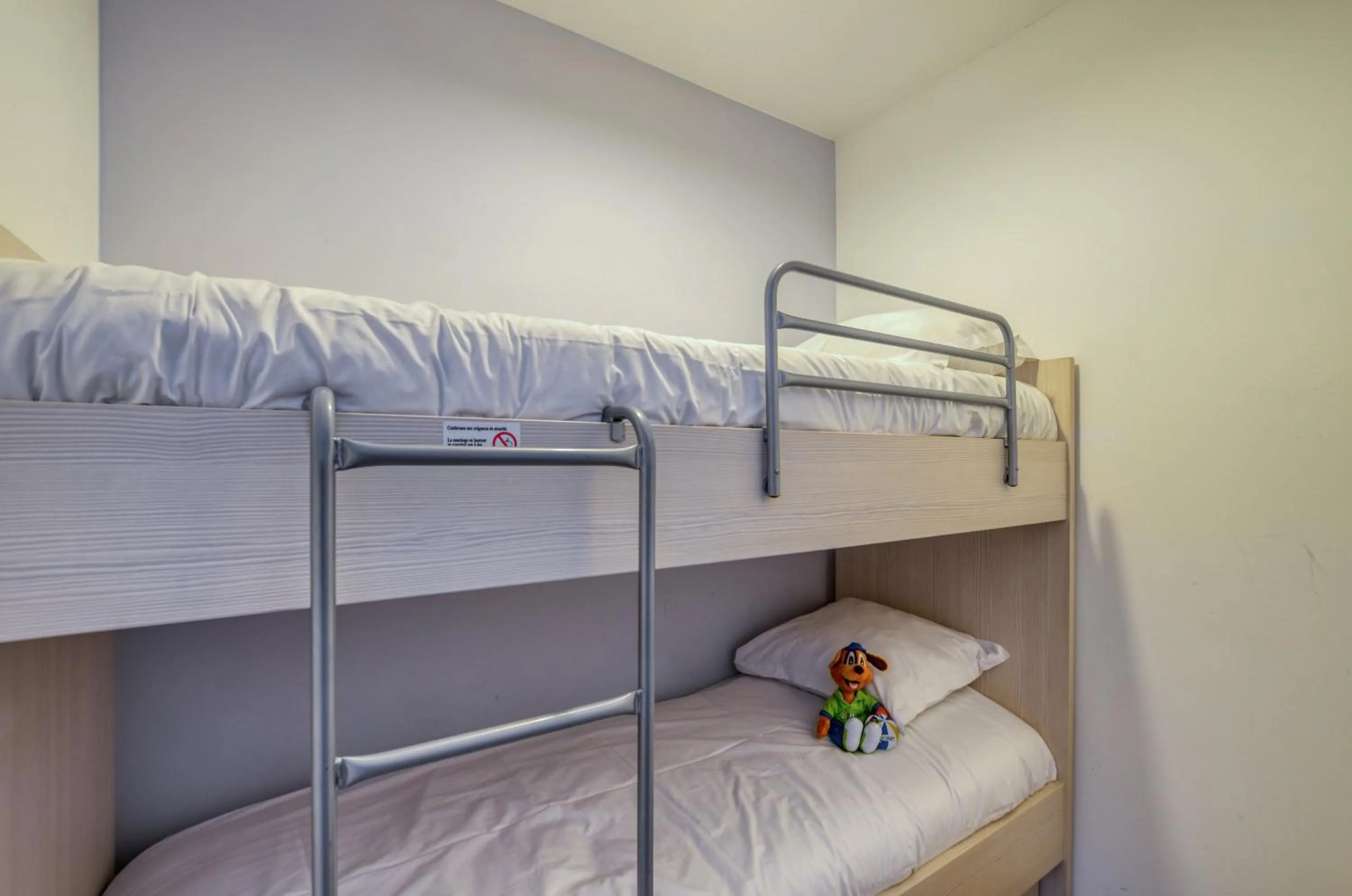 bunk bed, Bed in Evancy Etoile de Mer