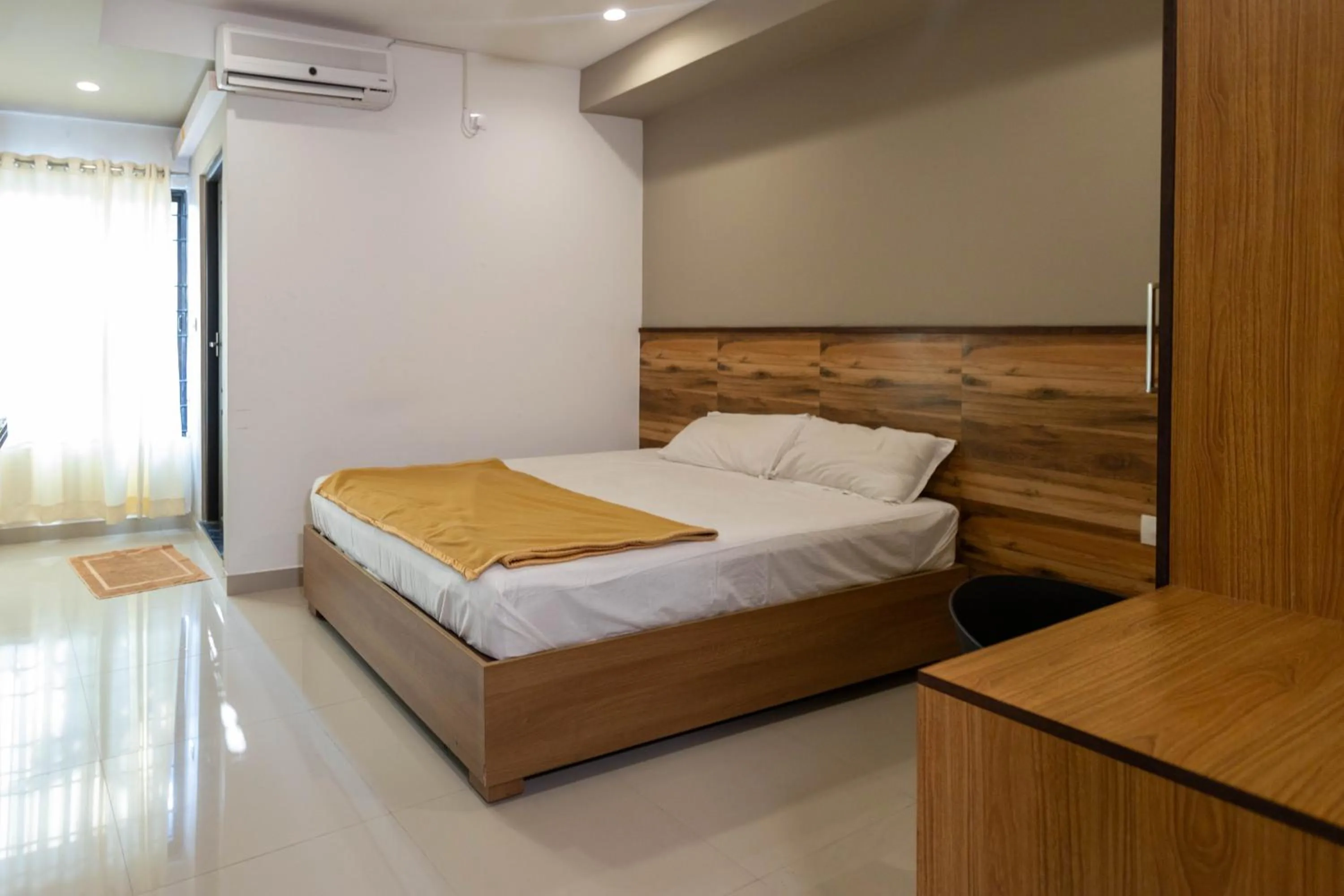 Bed in Aryaas Residency Nettoor