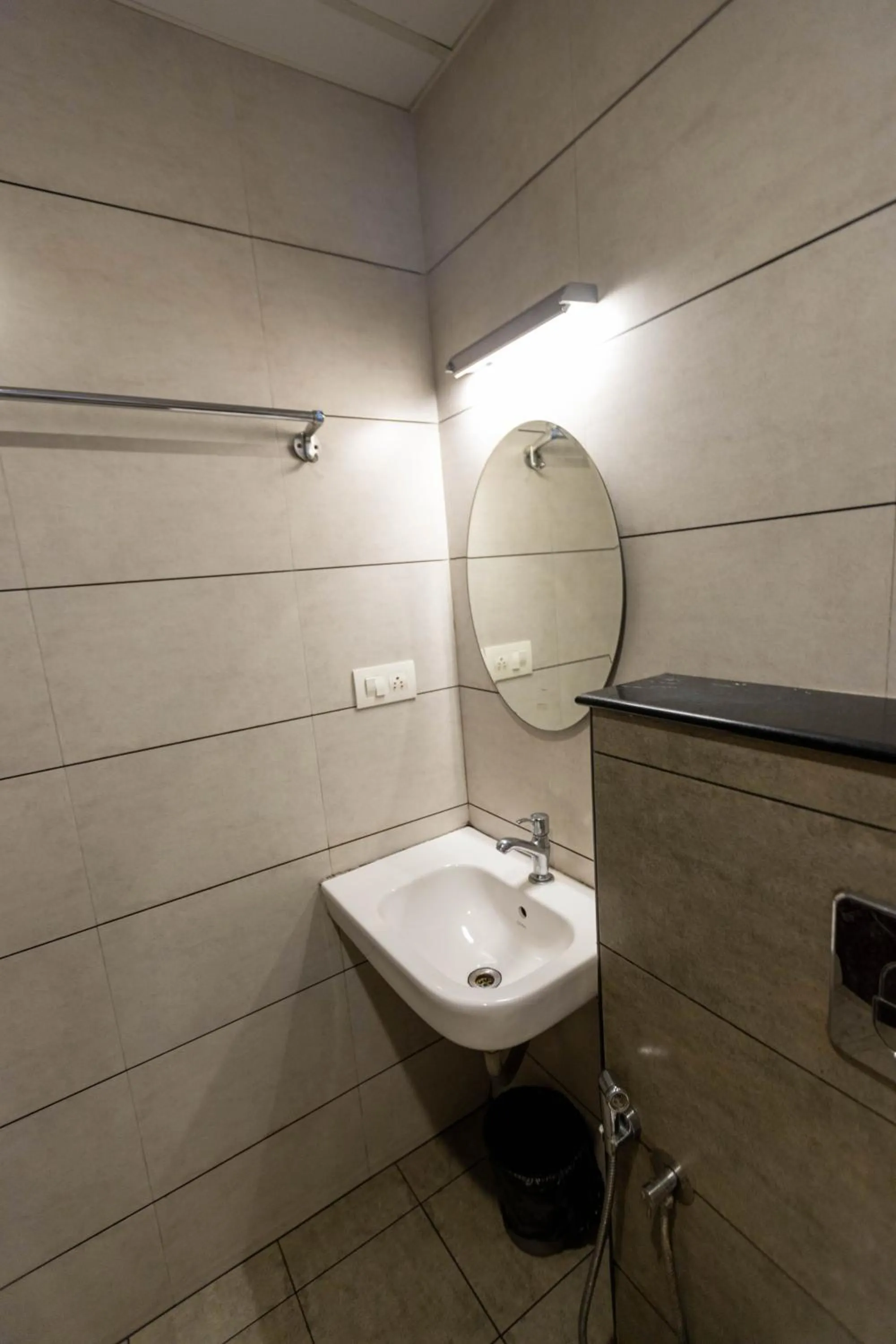 Aryaas Residency Nettoor