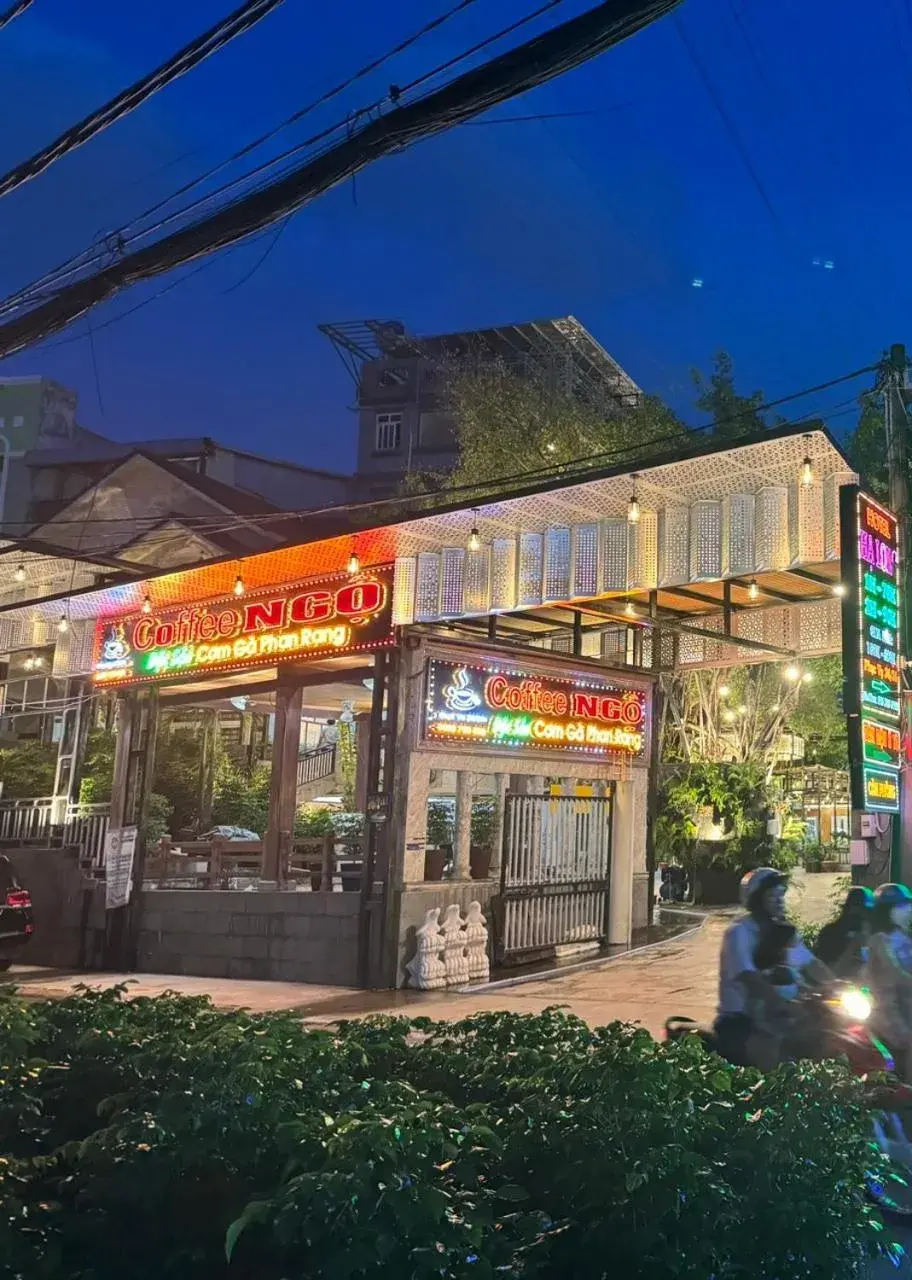 Restaurant/places to eat in Ha Long hotel Restaurant/places to eat in Ha Long hotel