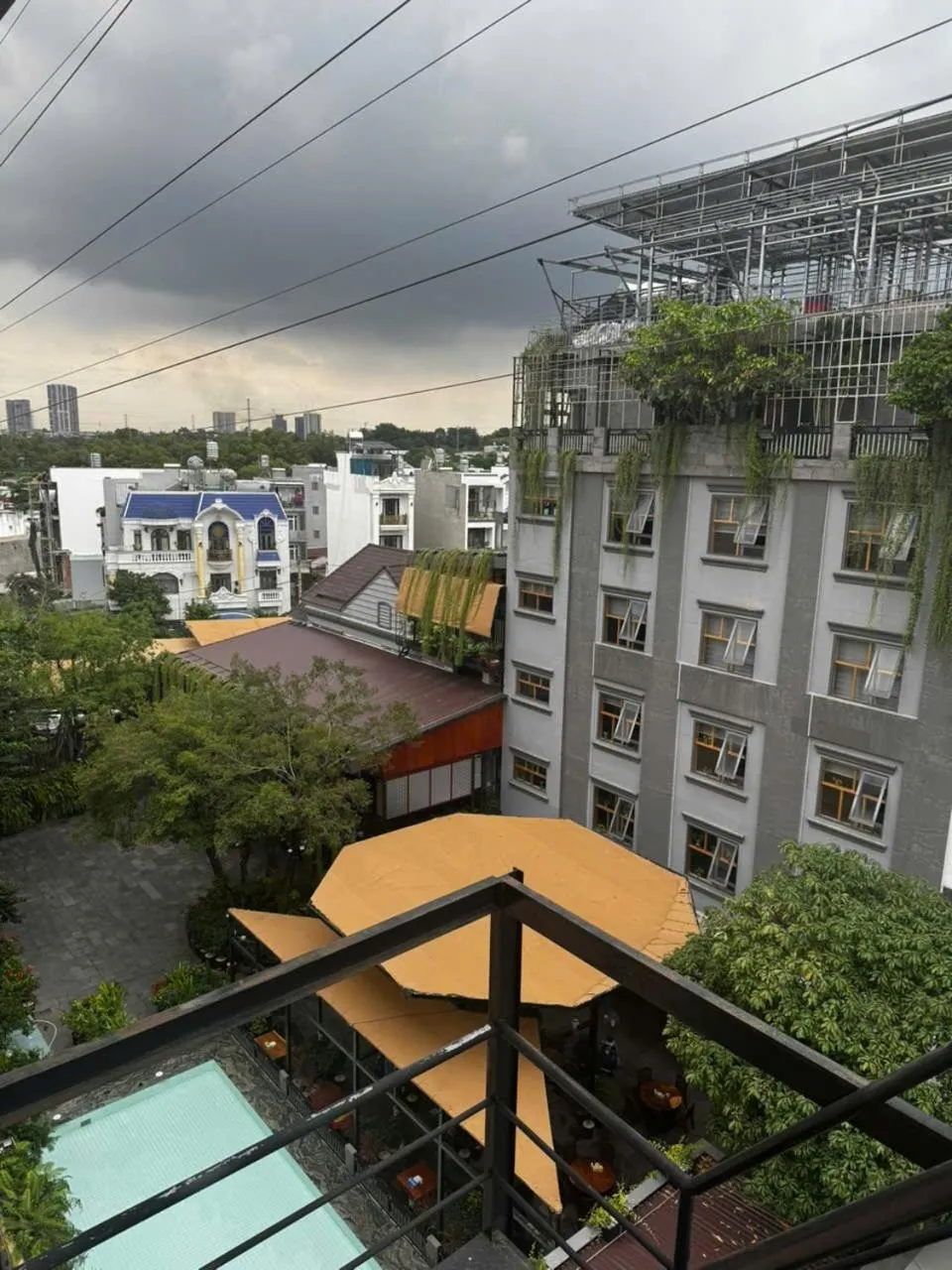 Swimming pool in Ha Long hotel