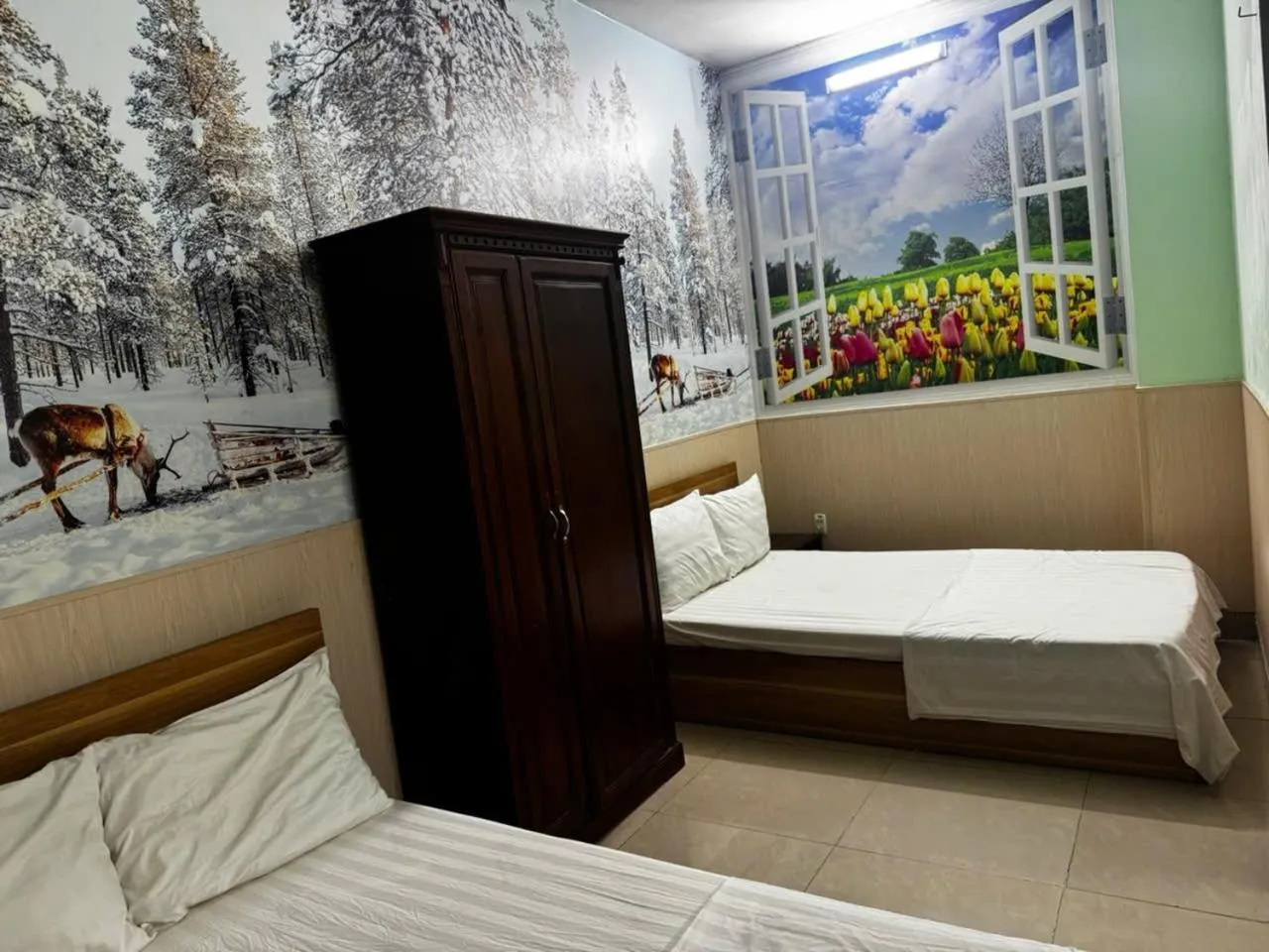 Bedroom, Bed in Ha Long hotel