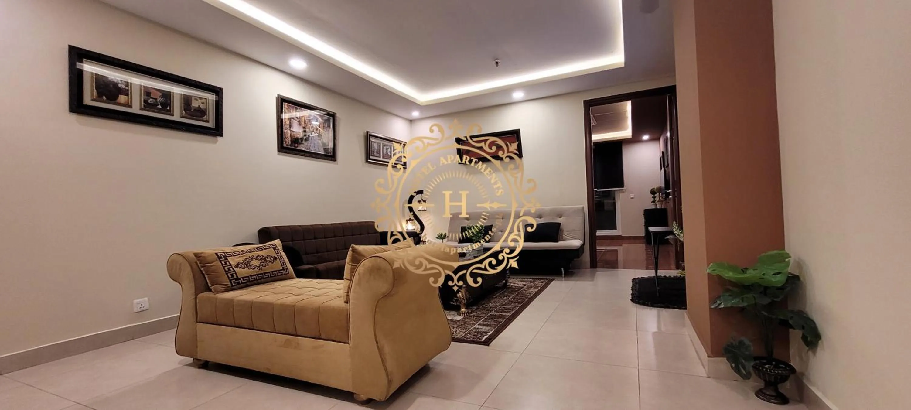 TV and multimedia in Goldcrest Apartments