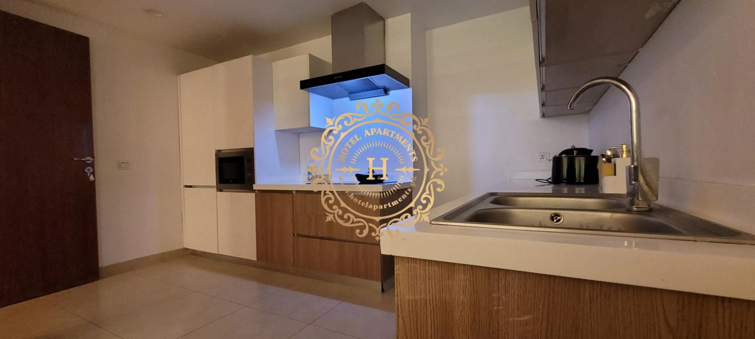 Coffee/tea facilities in Goldcrest Apartments