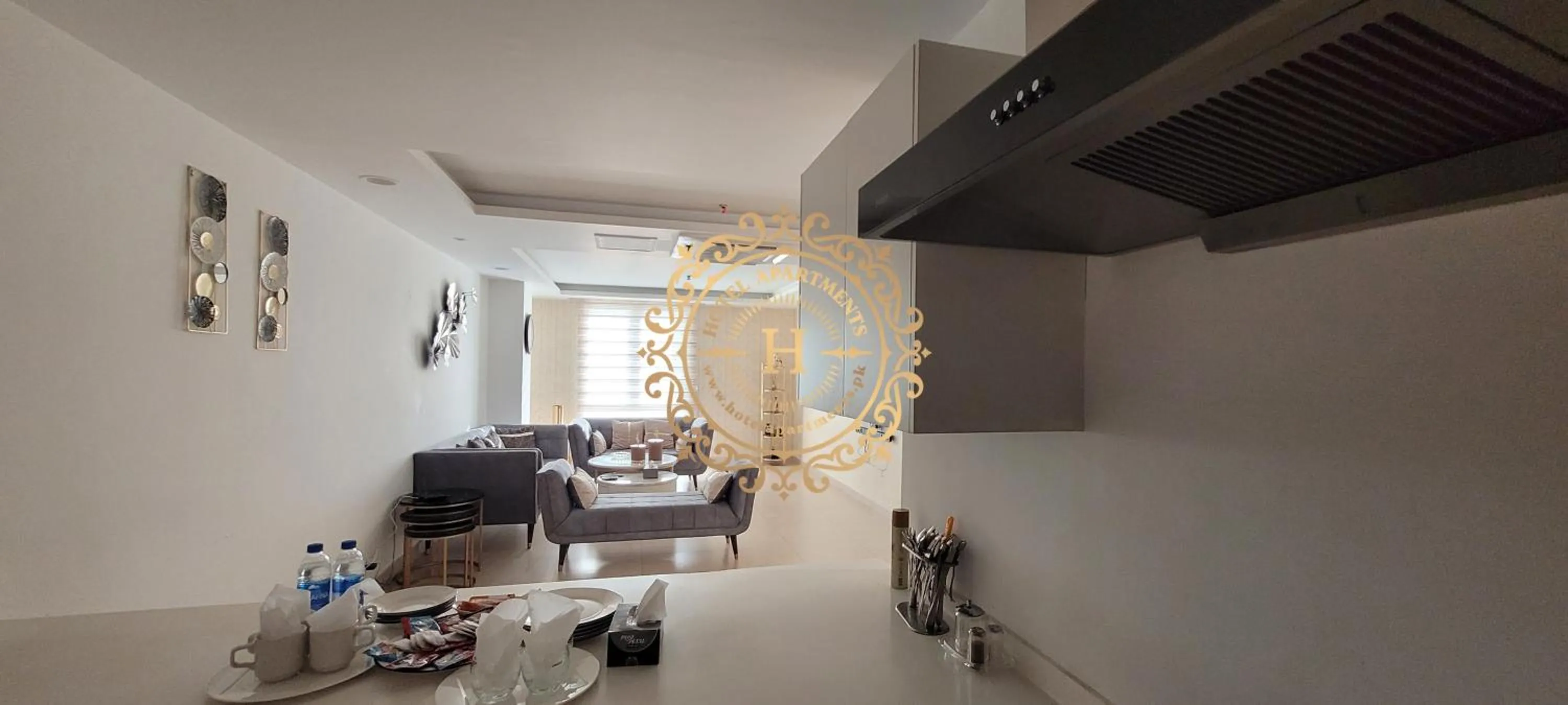TV and multimedia in Goldcrest Apartments