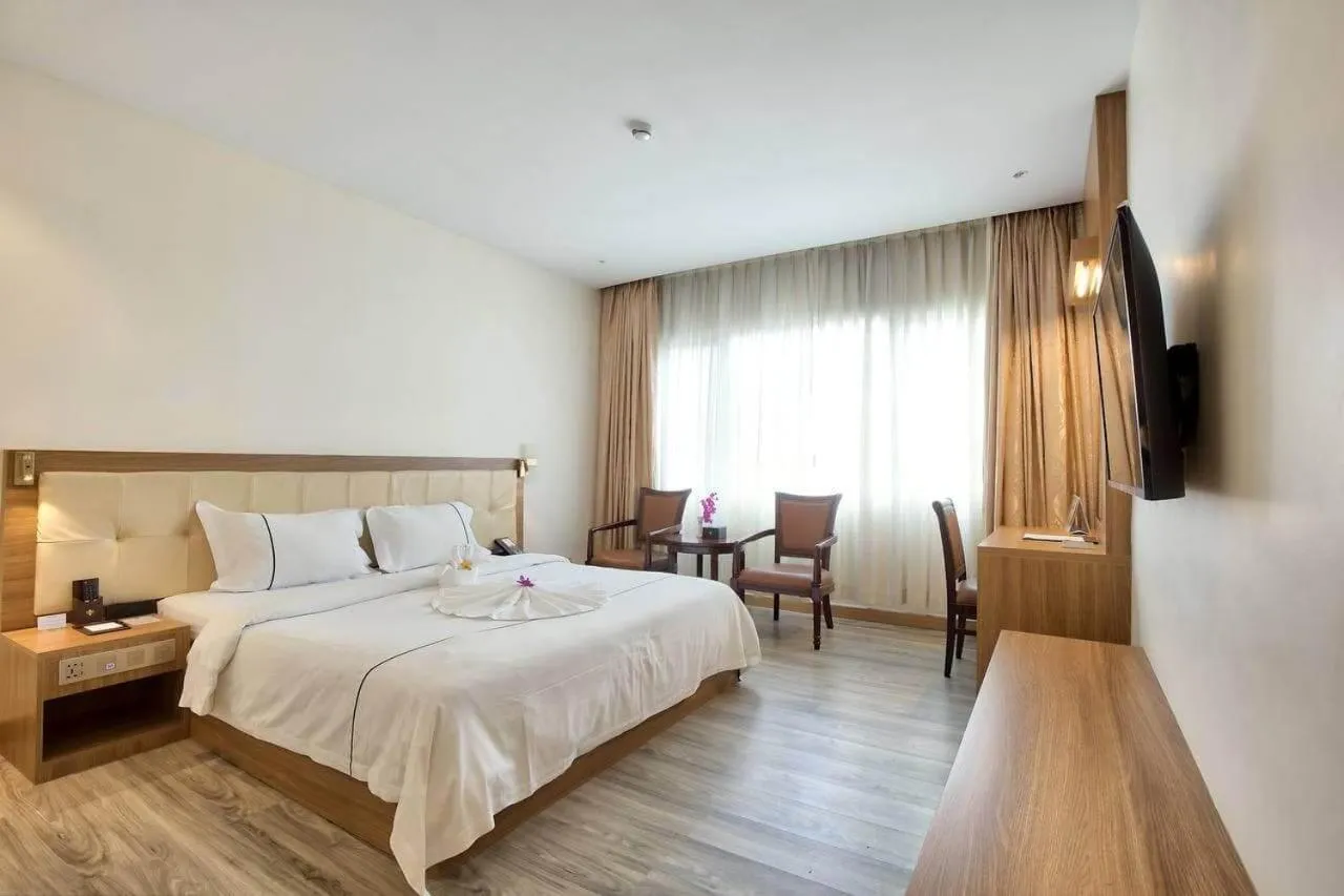 Bedroom, Bed in Le President Hotel