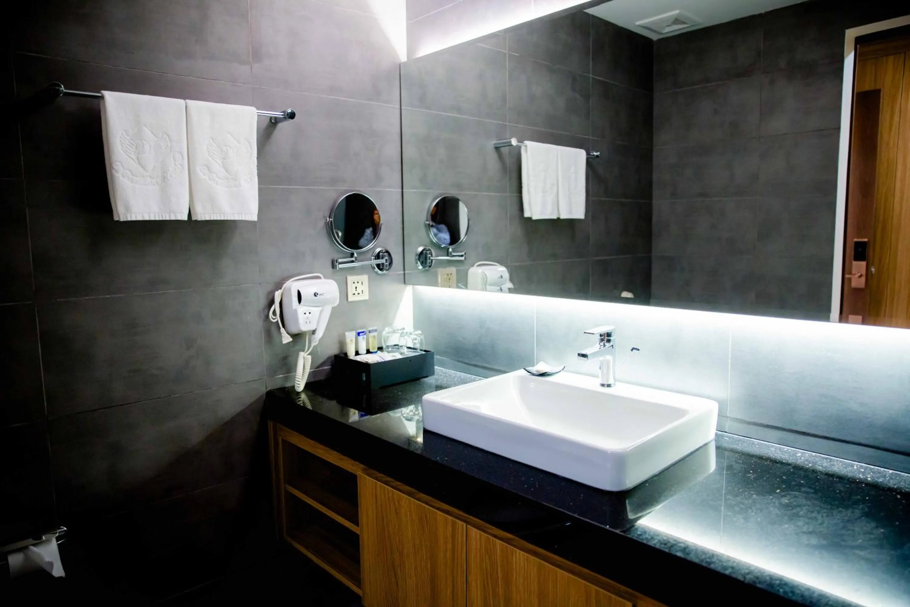 Bathroom in Le President Hotel