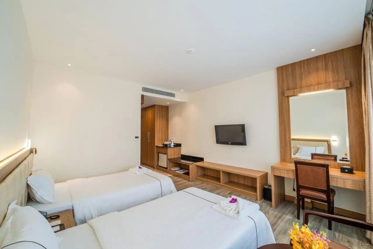 Photo of the whole room, Bed in Le President Hotel