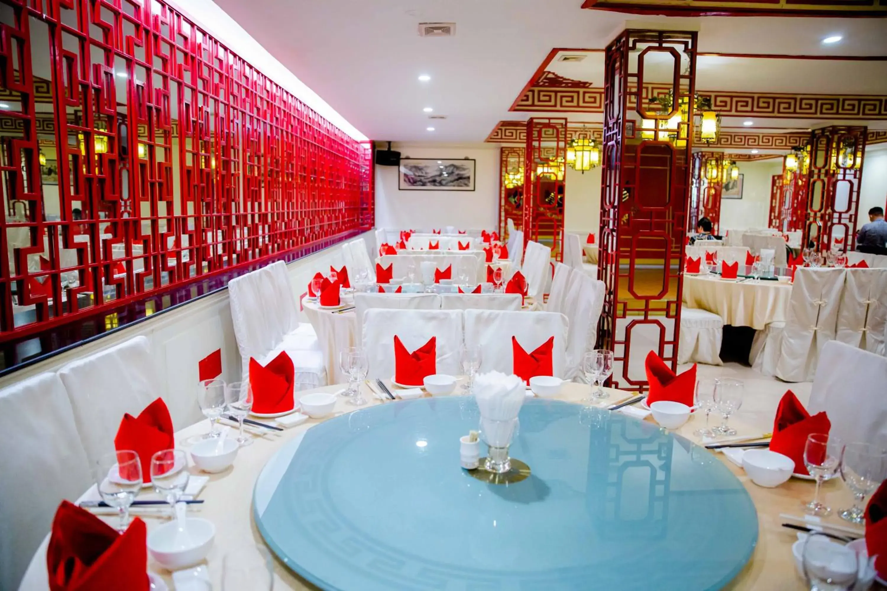 Restaurant/places to eat in Le President Hotel Restaurant/places to eat in Le President Hotel