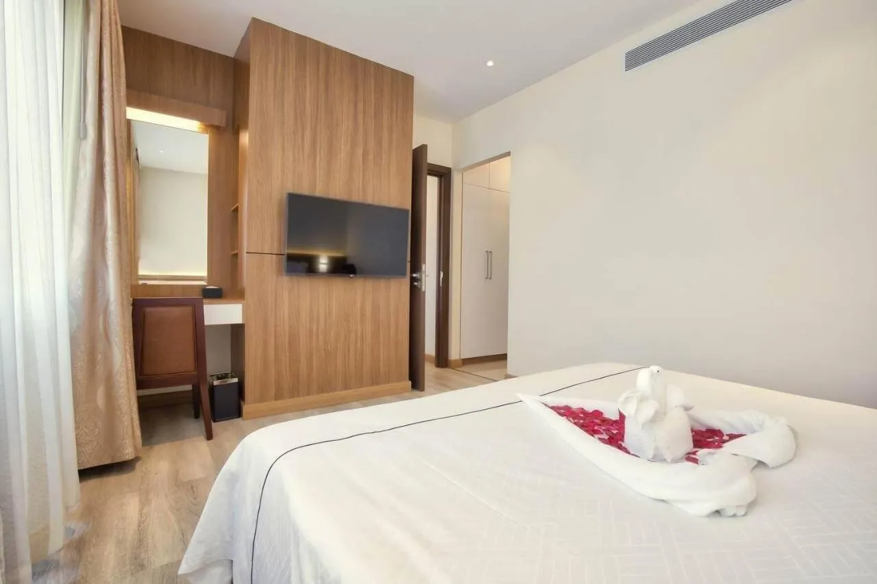 Bedroom, Bed in Le President Hotel