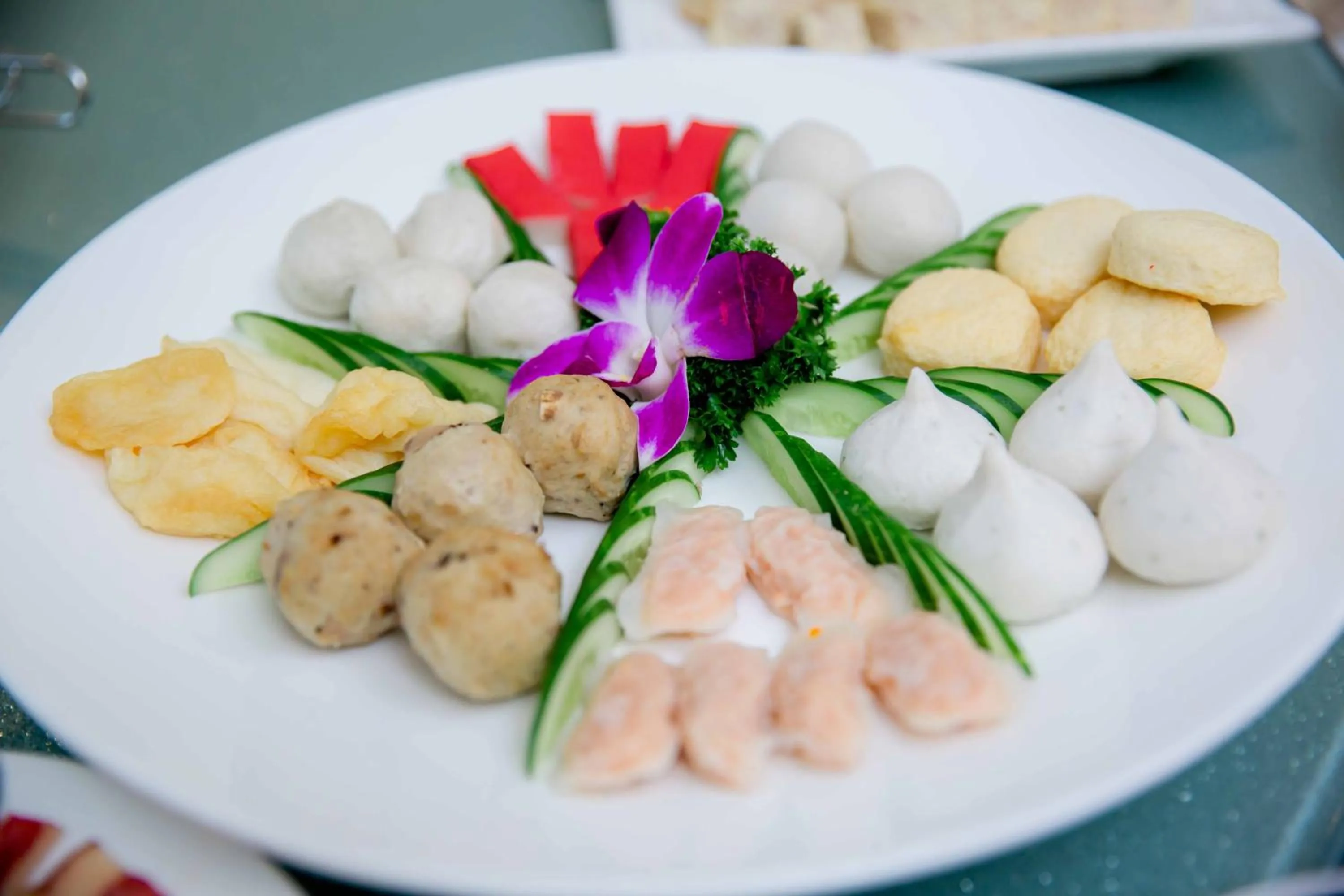 Restaurant/places to eat in Le President Hotel