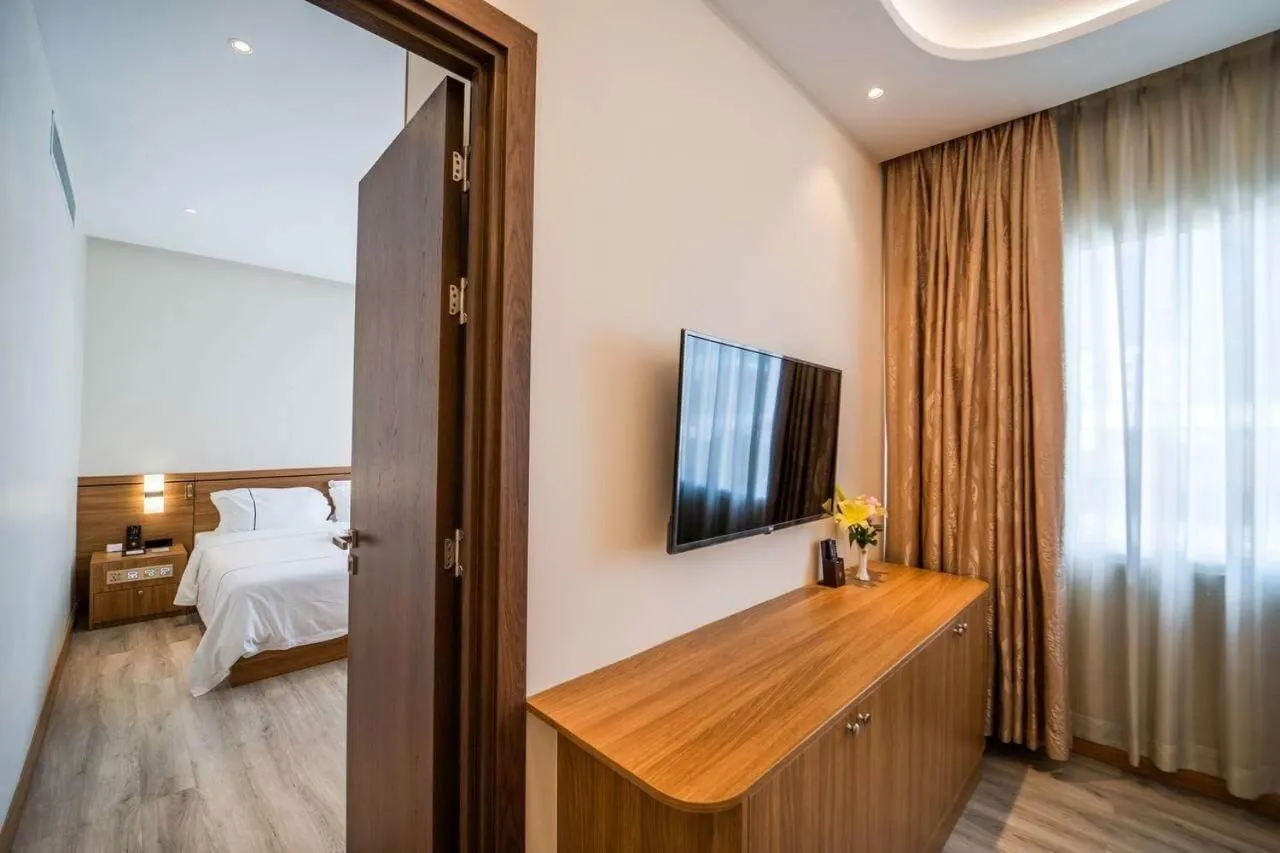 TV and multimedia, Bed in Le President Hotel