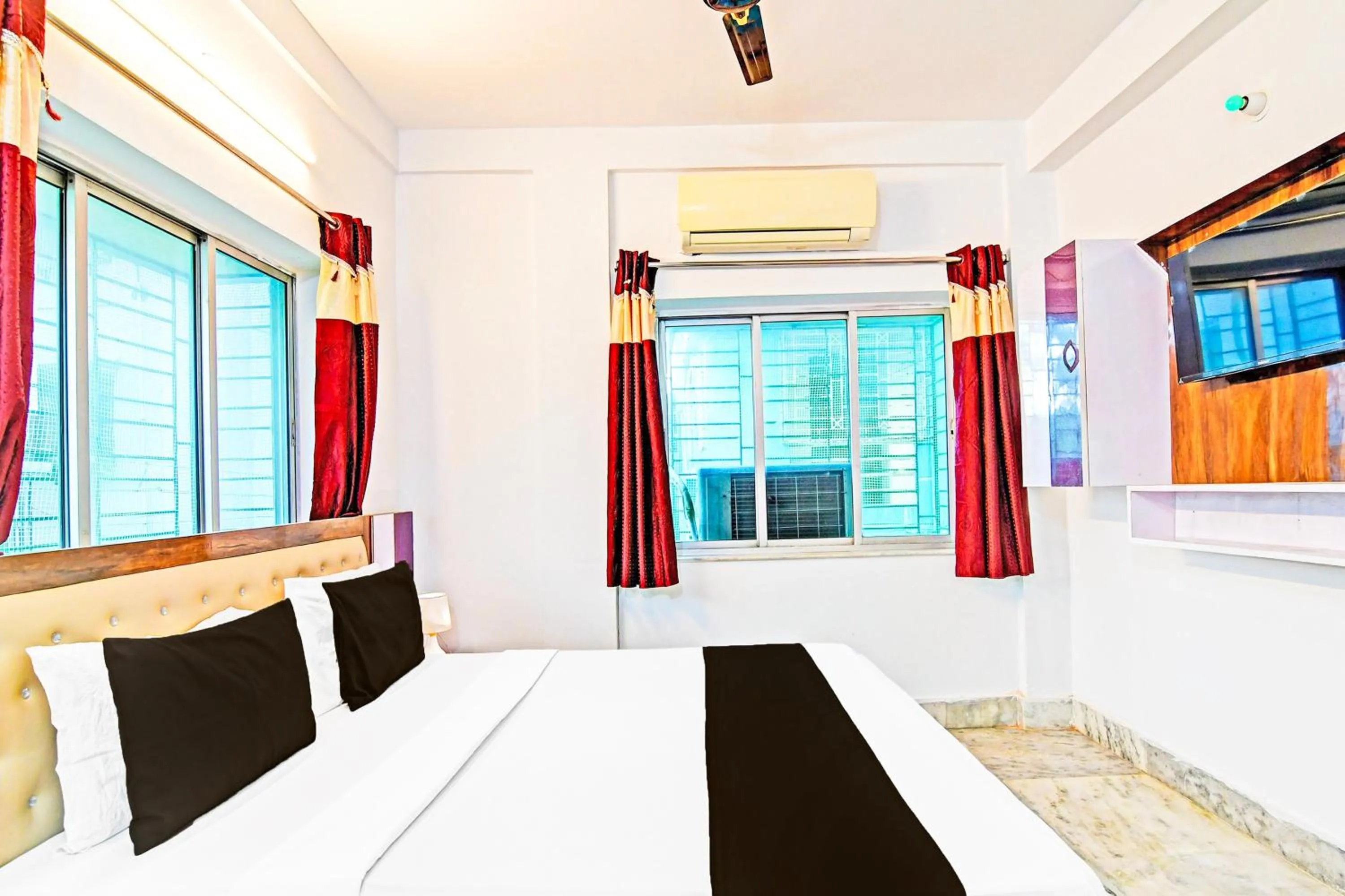 Bedroom, Bed in Hotel O by OYO Green Palace