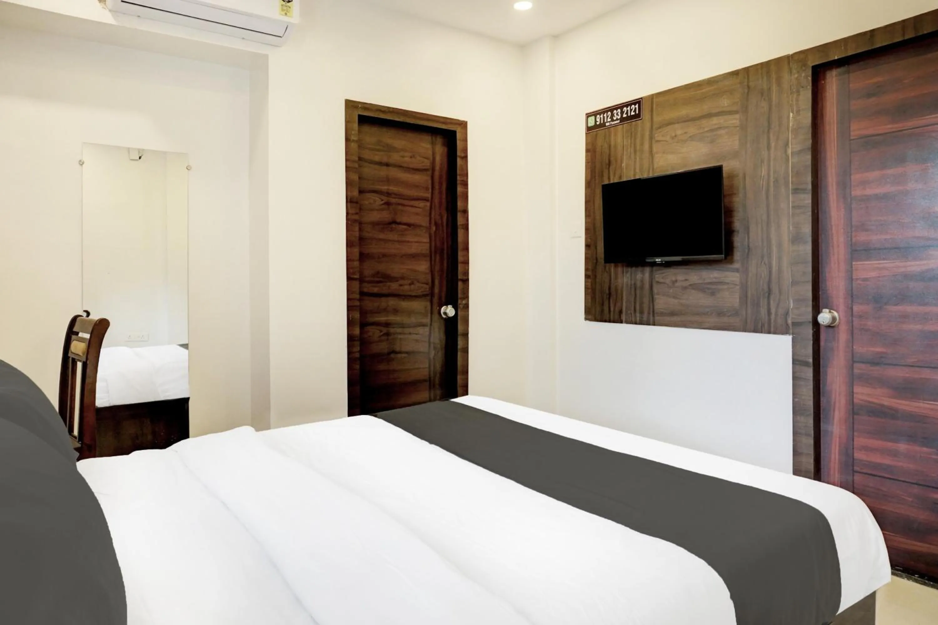Bedroom, Bed in Super Hotel O Laxman Nagar Baner