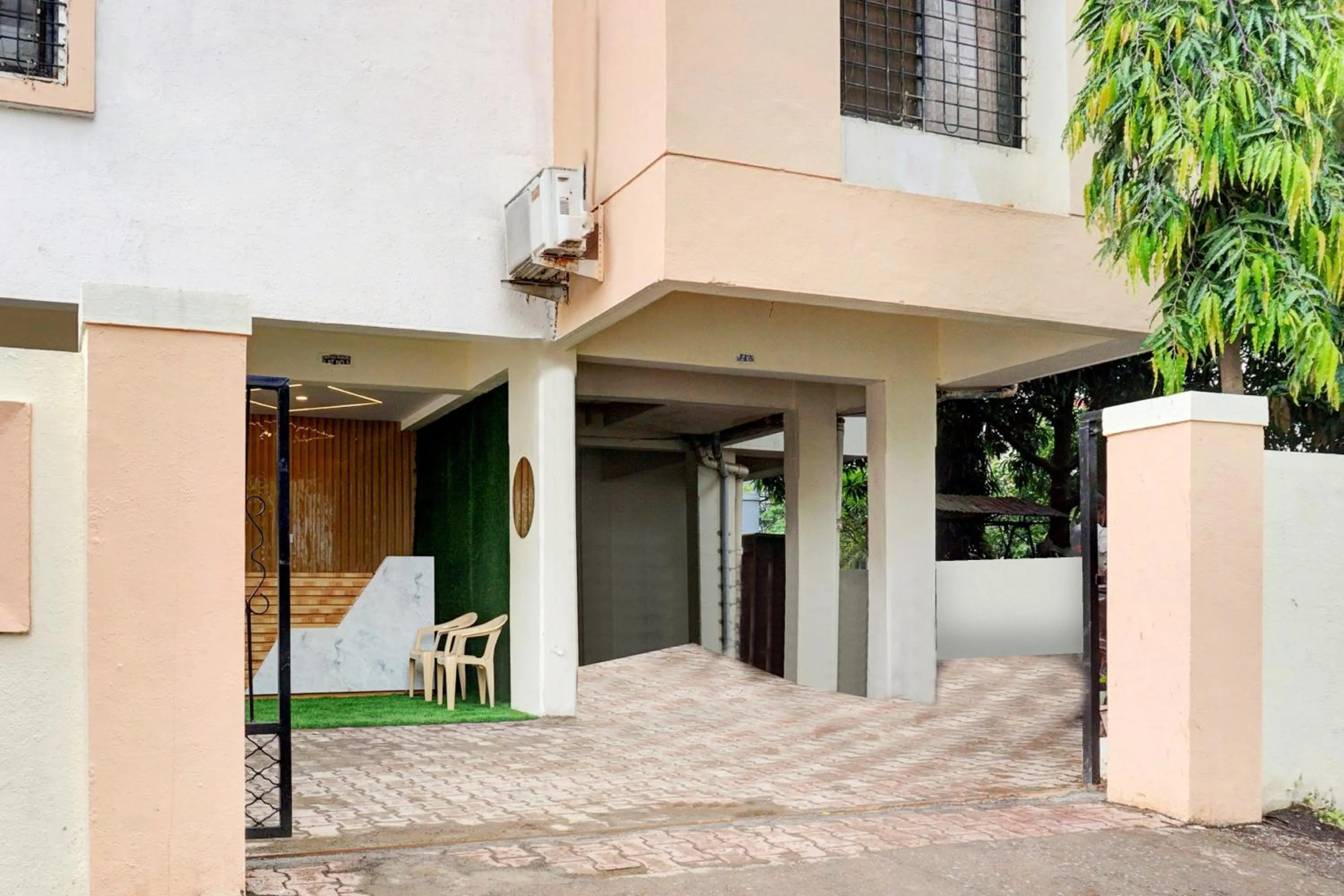 Facade/entrance in Super Hotel O Laxman Nagar Baner