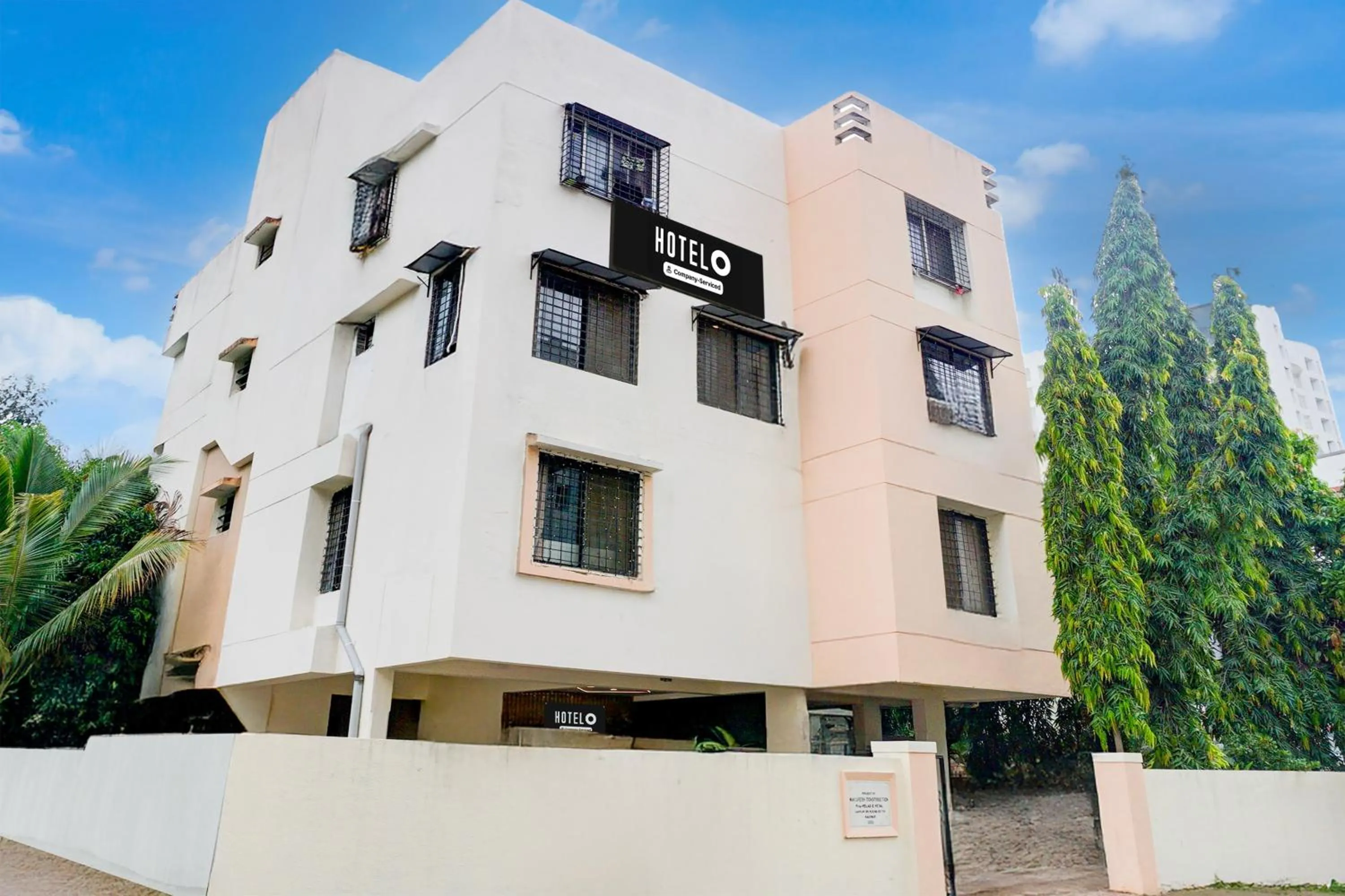 Facade/entrance in Super Hotel O Laxman Nagar Baner