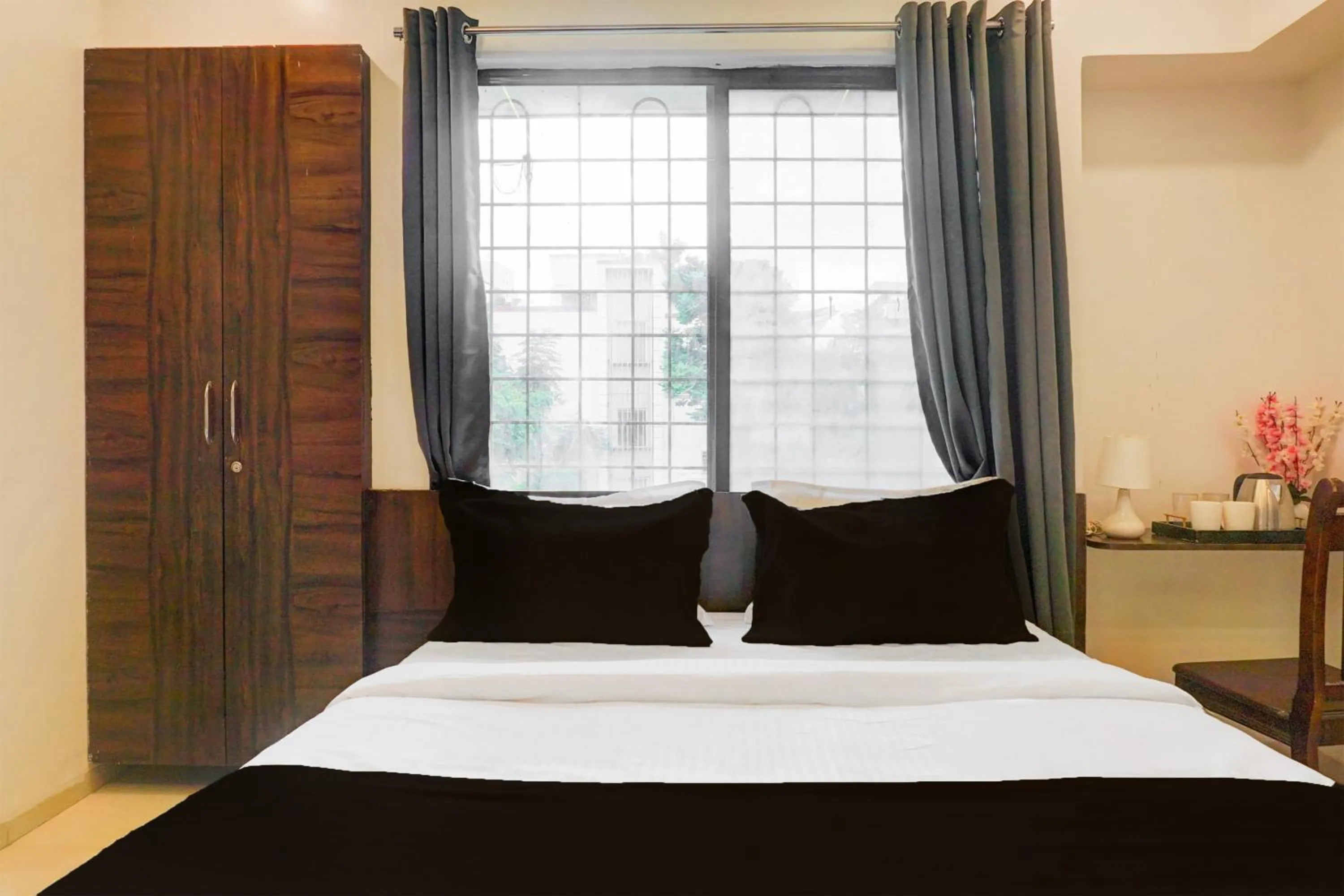 Bedroom, Bed in Super Hotel O Laxman Nagar Baner
