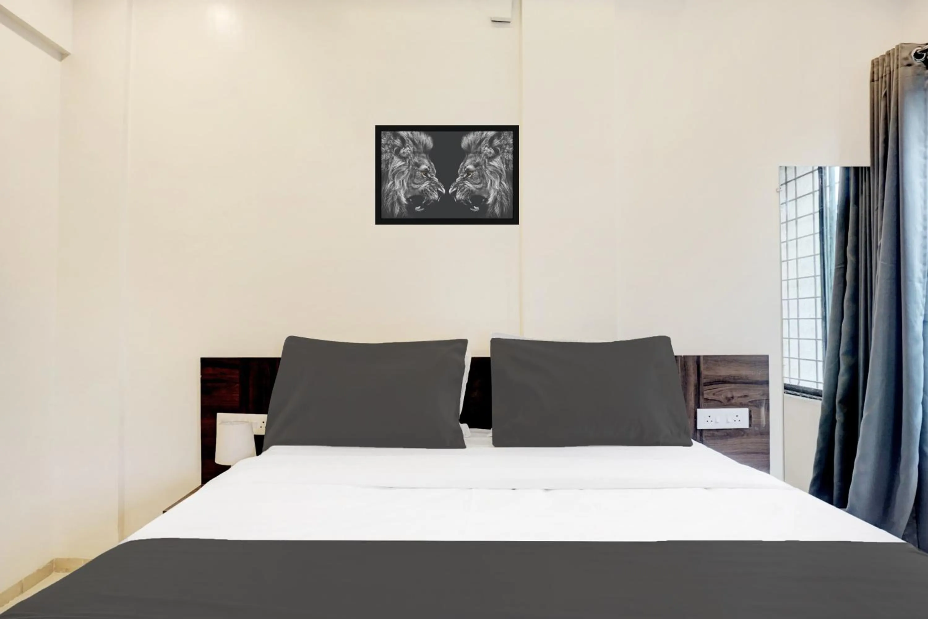 Bedroom, Bed in Super Hotel O Laxman Nagar Baner