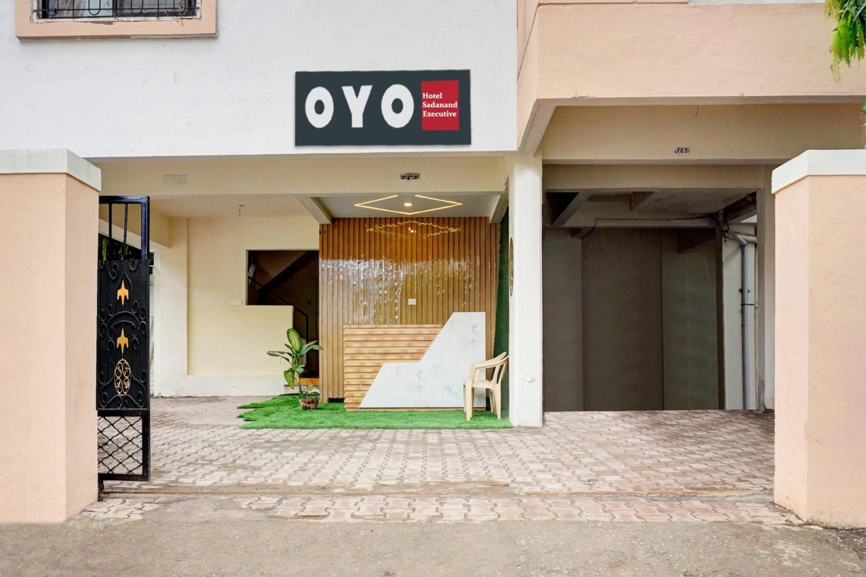 Facade/entrance in Super Hotel O Laxman Nagar Baner