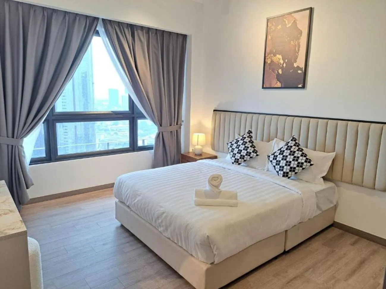 Three-Bedroom Apartment with View in AGILE Suites Bukit Bintang TRX KL