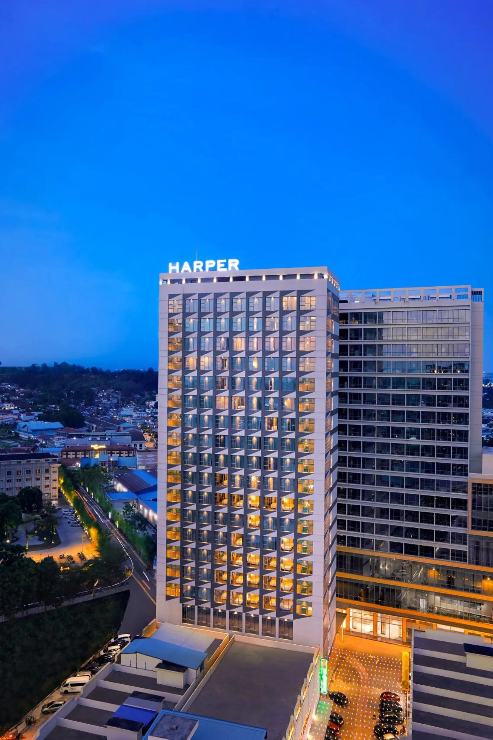 Property building in Harper Premier Nagoya Batam