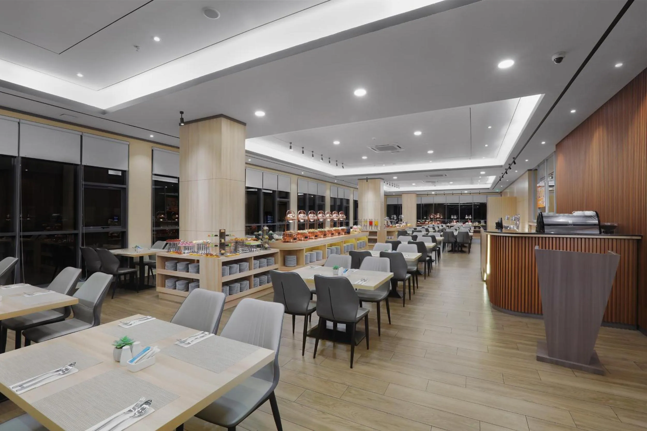 Restaurant/places to eat in Harper Premier Nagoya Batam