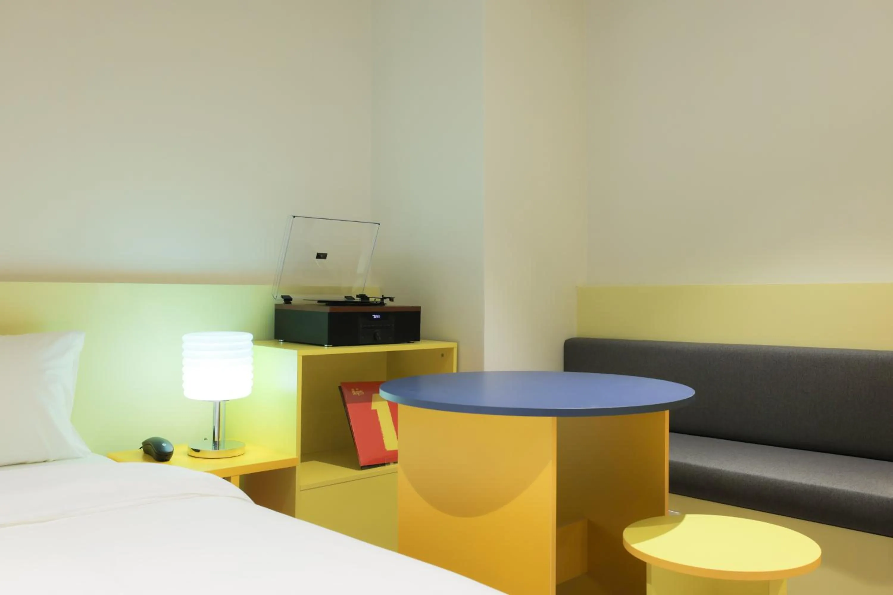 TV and multimedia, Bed in Time Terminal Hotel Daejeon 2nd by Anook