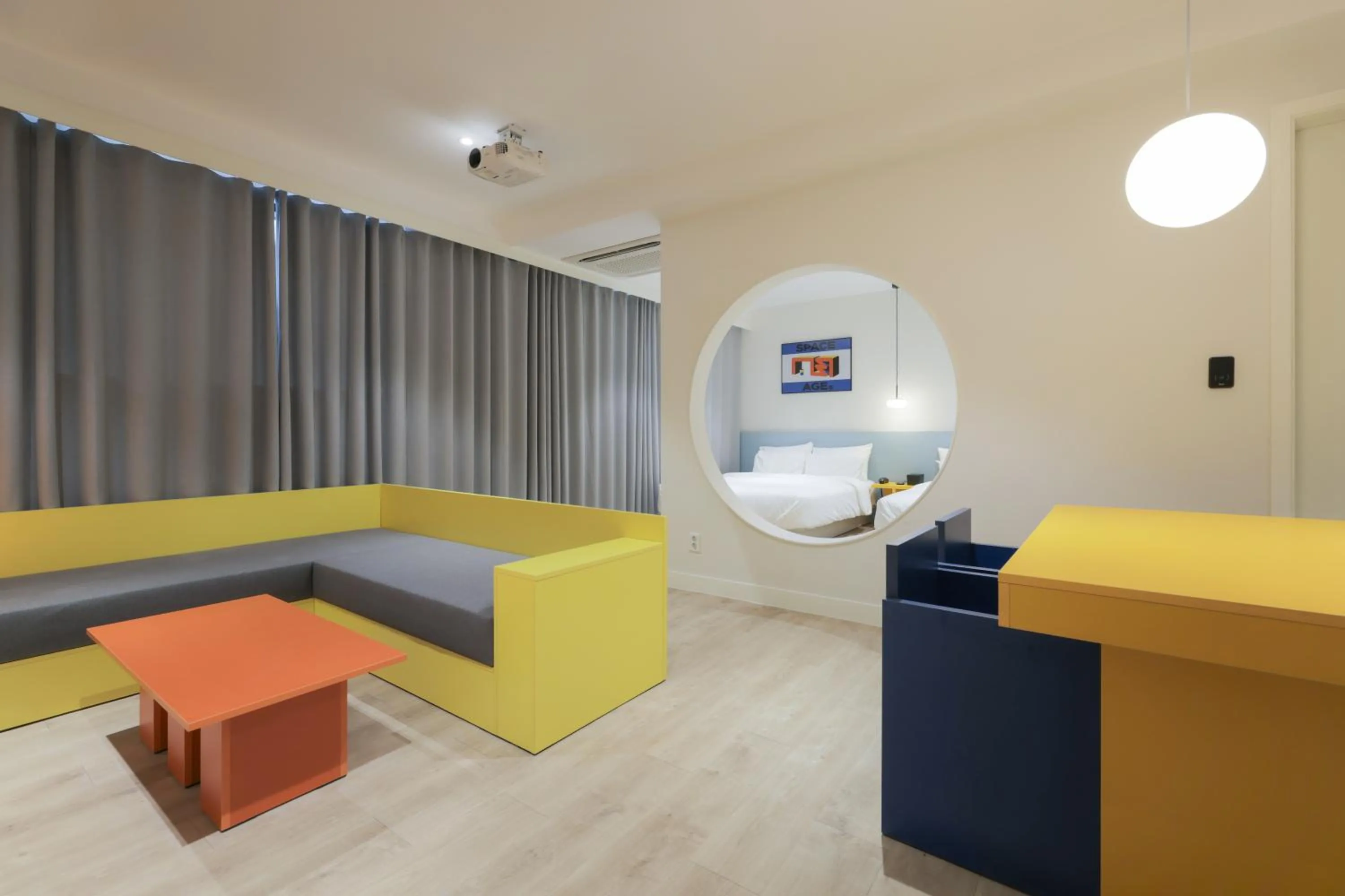 TV and multimedia in Time Terminal Hotel Daejeon 2nd by Anook
