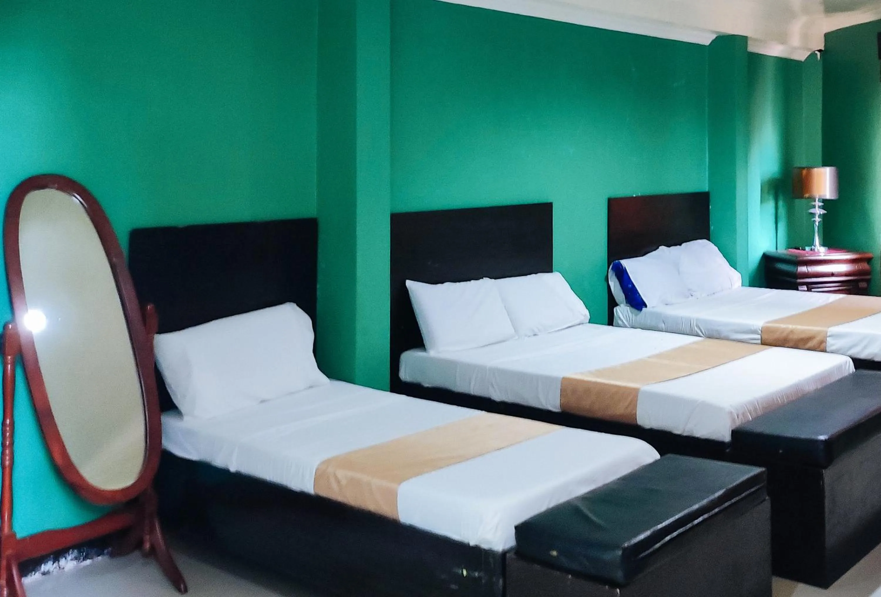 Photo of the whole room, Bed in RedDoorz at Dream Haven Bed & Breakfast