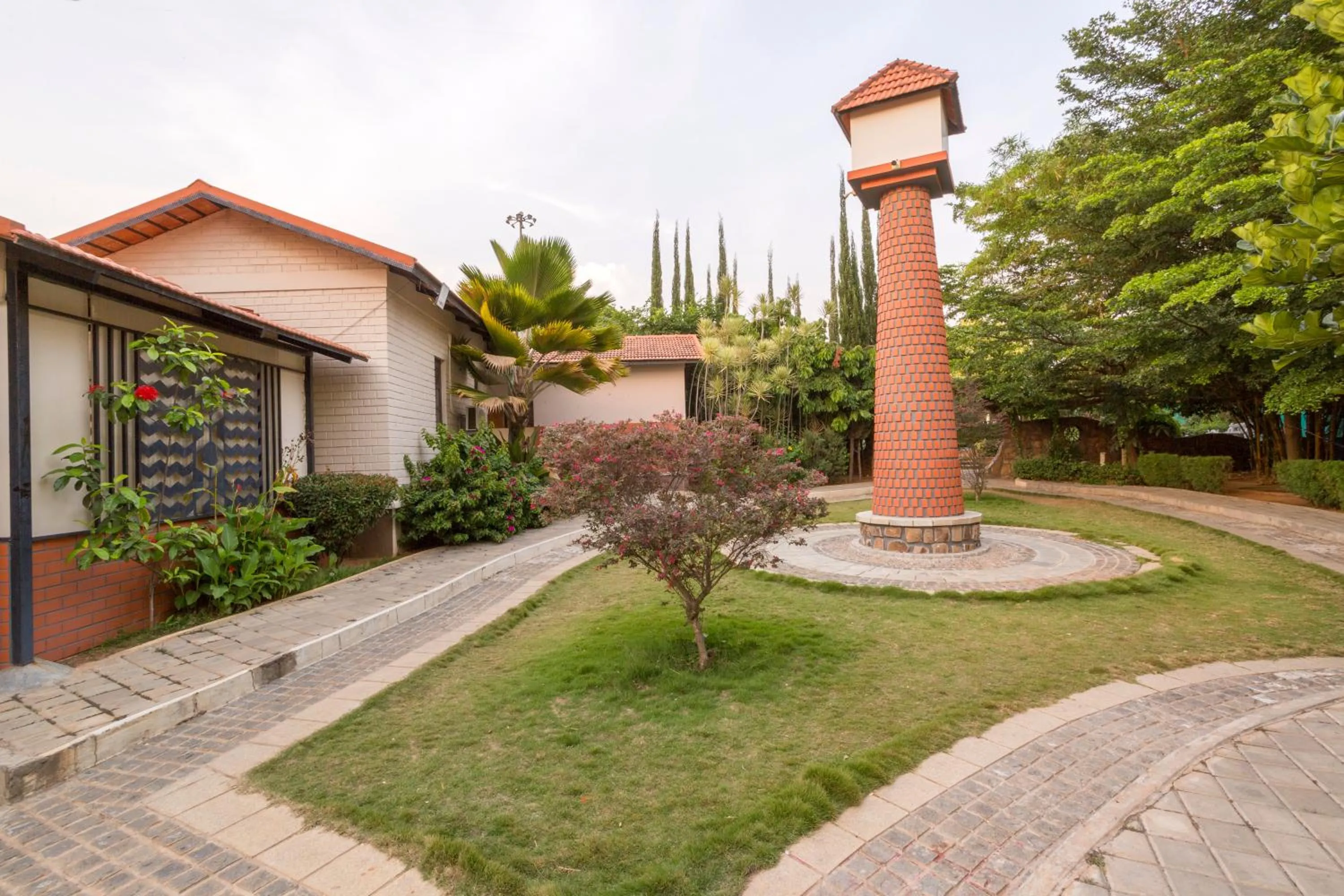 Garden in Nirantara Resort & Spa