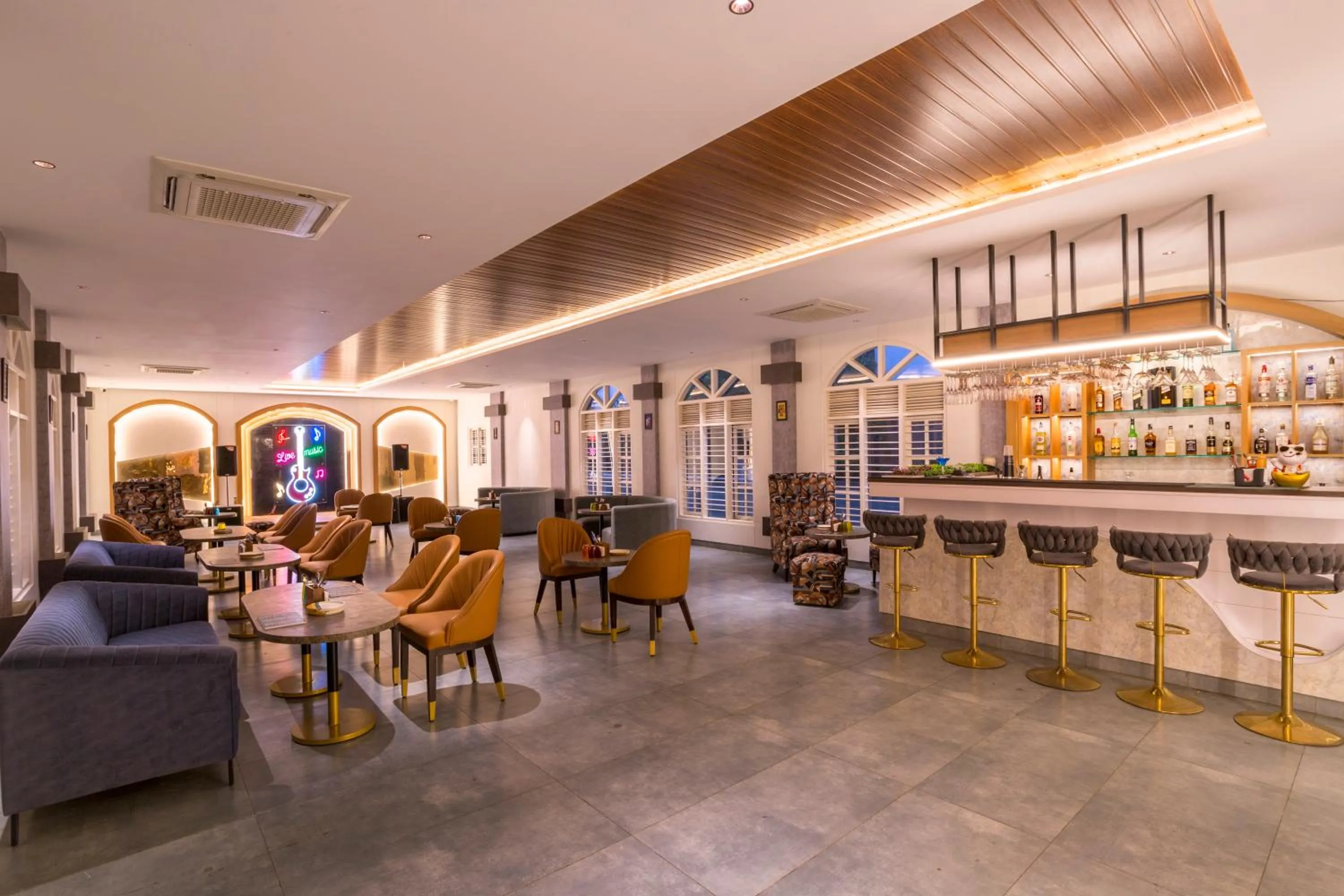 Lounge or bar in Nirantara Resort & Spa