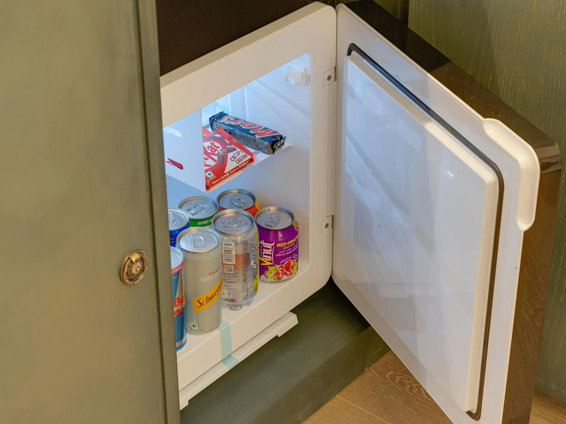 minibar in Eternity By Greenscape