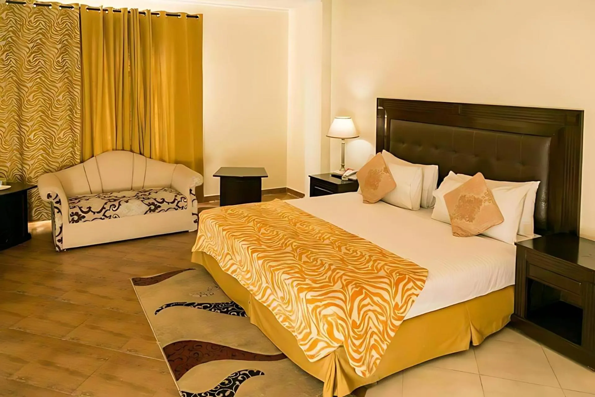 Bedroom, Bed in Grand Regency