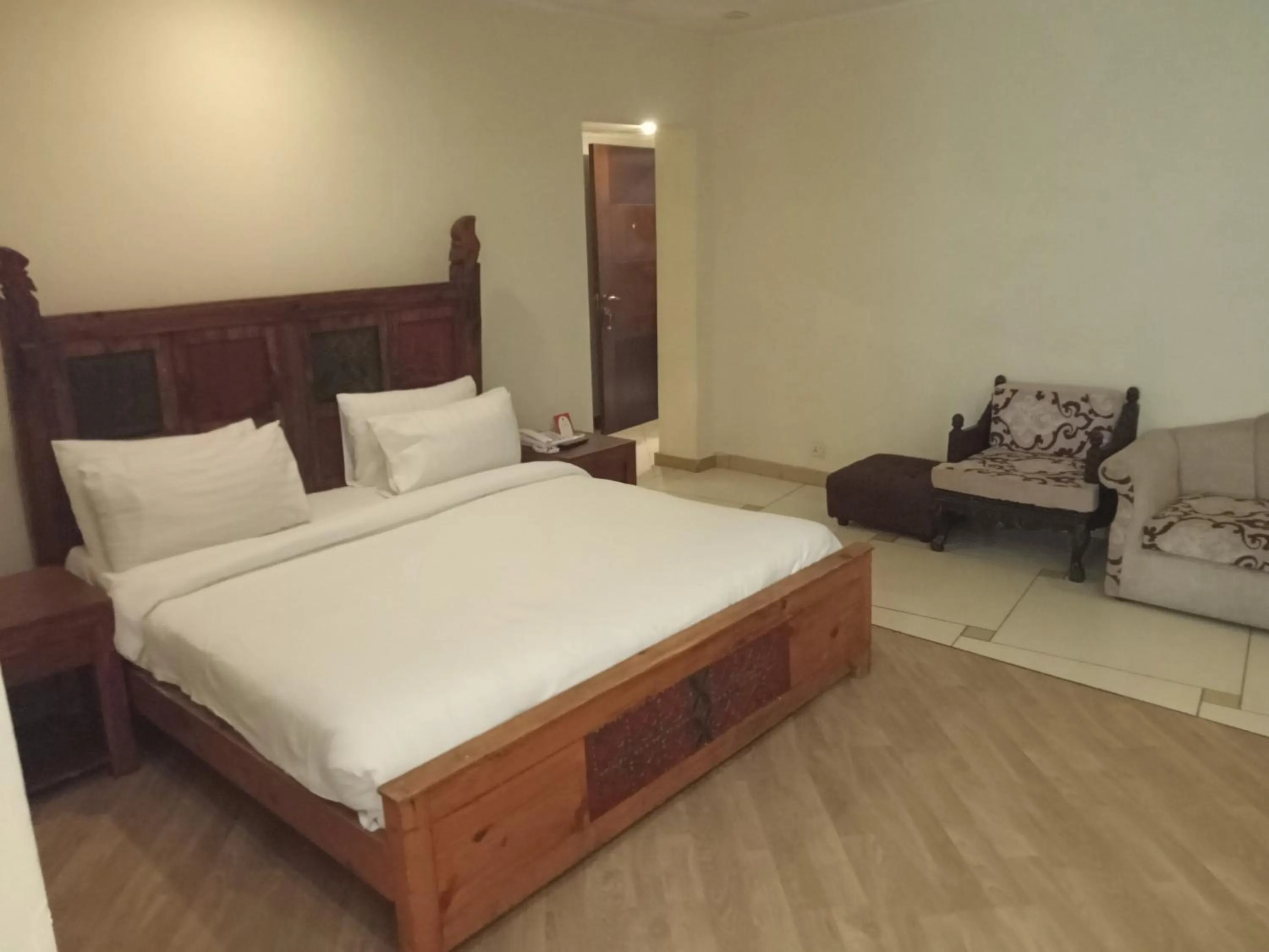 Bedroom, Bed in Grand Regency