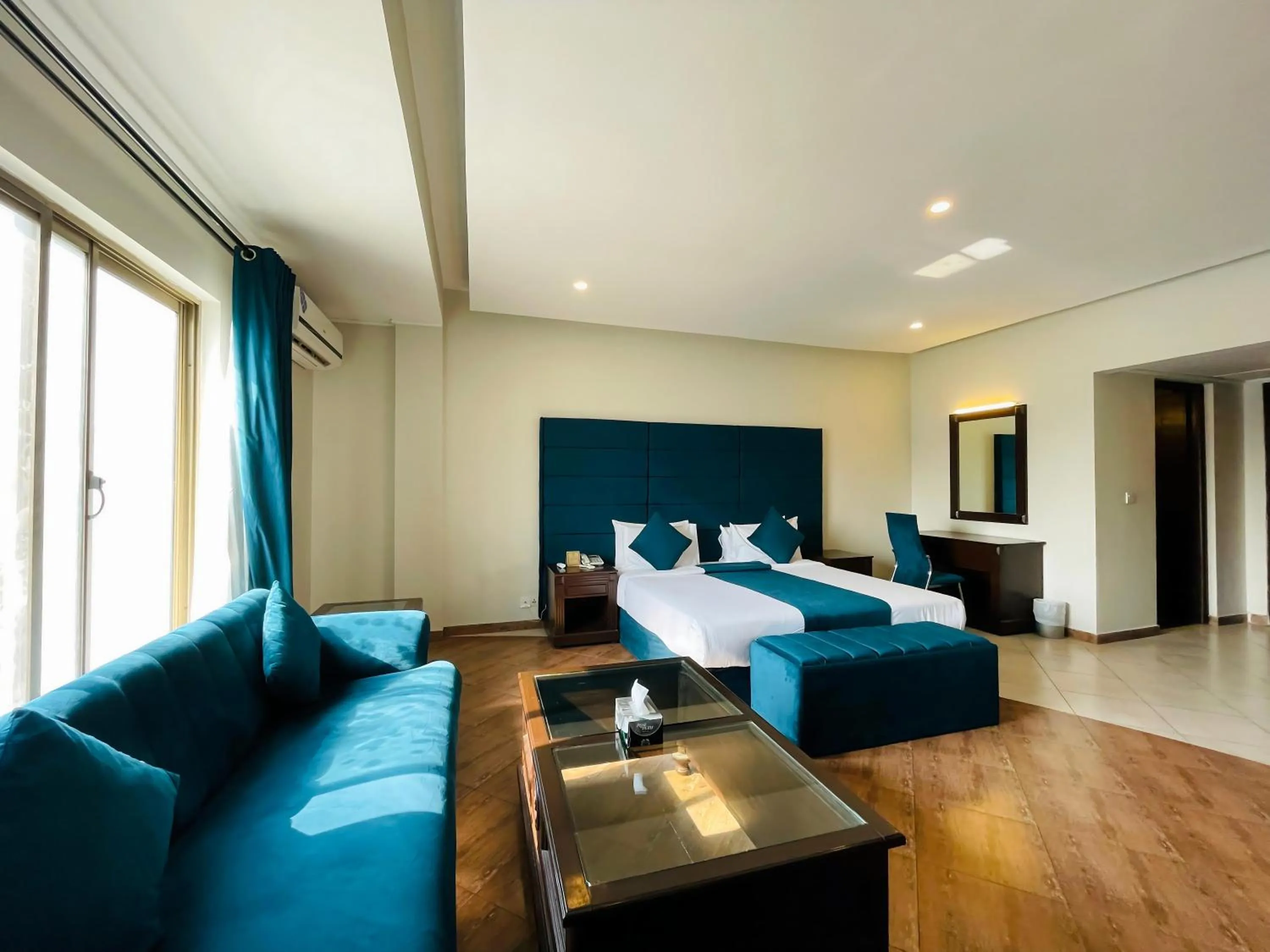 Bedroom, Bed in Grand Regency