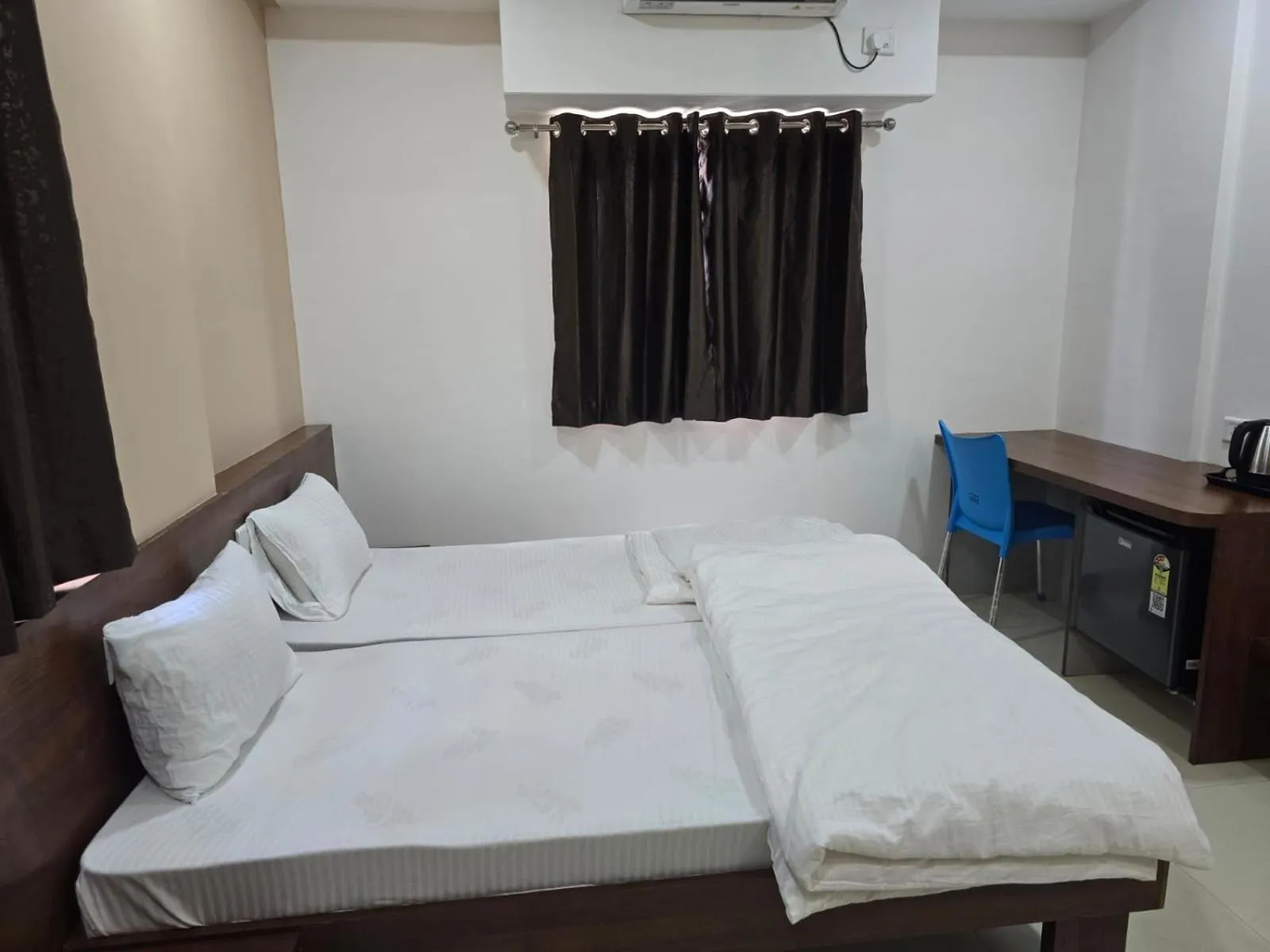 Bedroom, Bed in DatsunG Studios