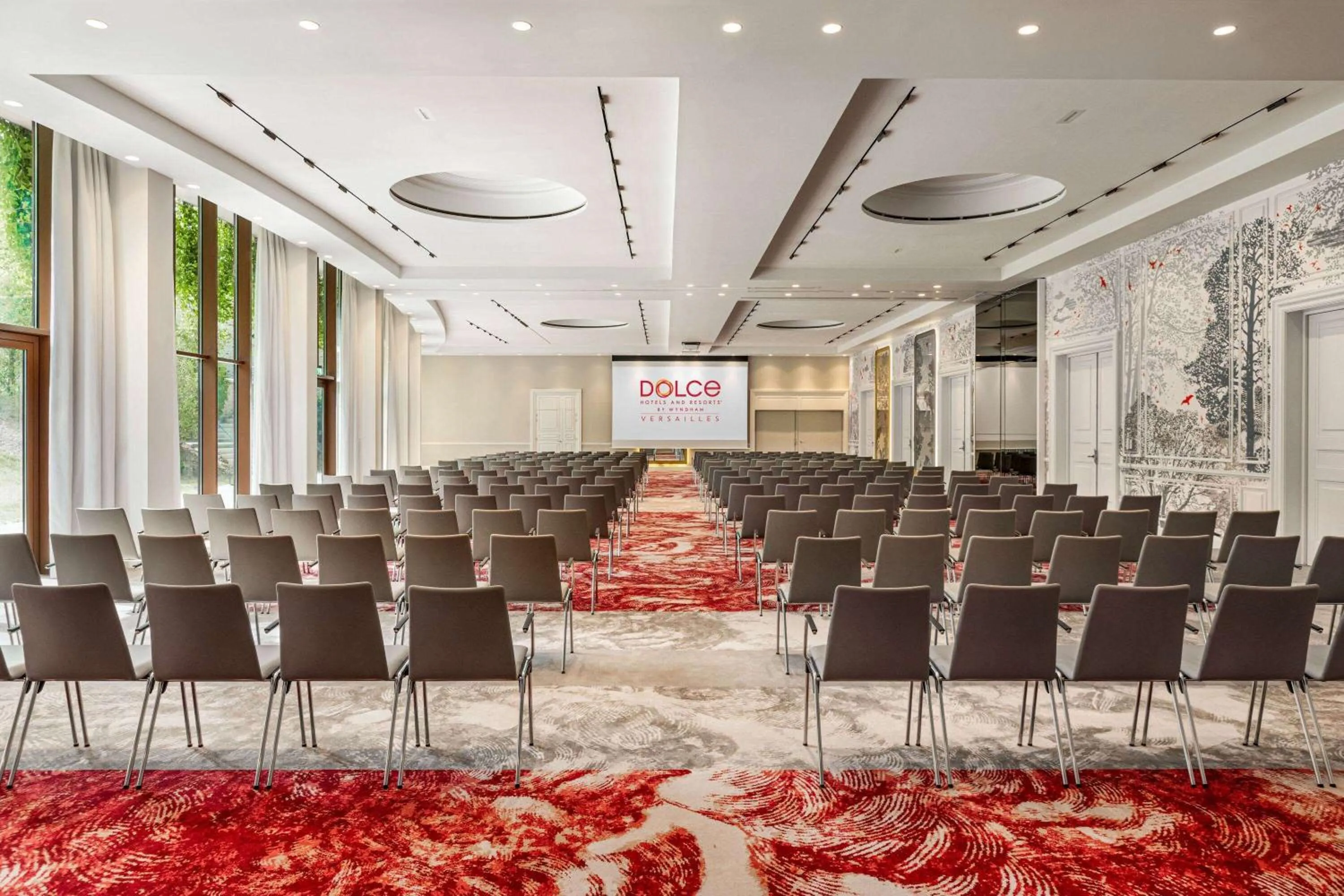 Business facilities in Dolce by Wyndham Versailles - Domaine du Montcel