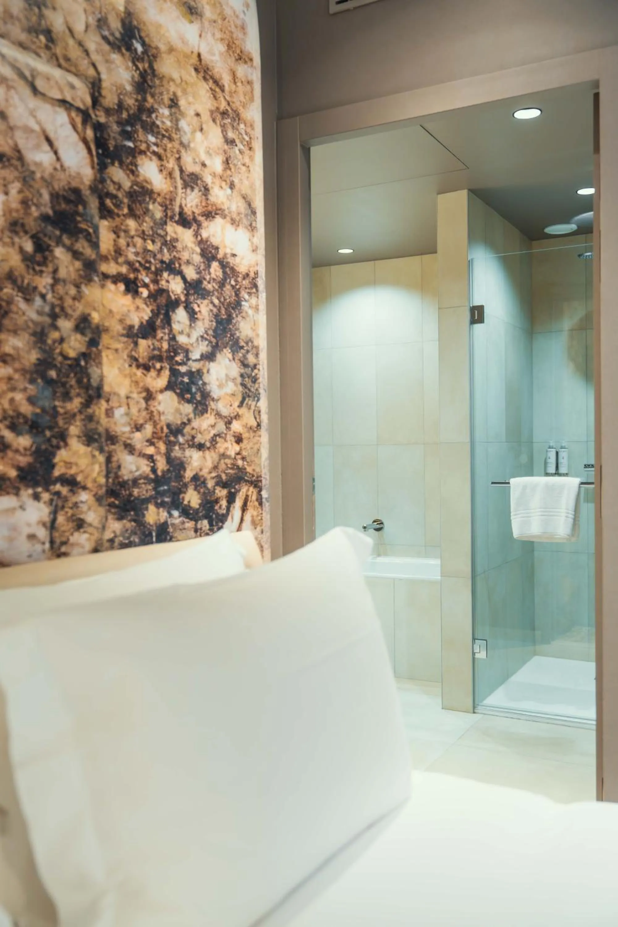 Bathroom in Dolce by Wyndham Versailles - Domaine du Montcel