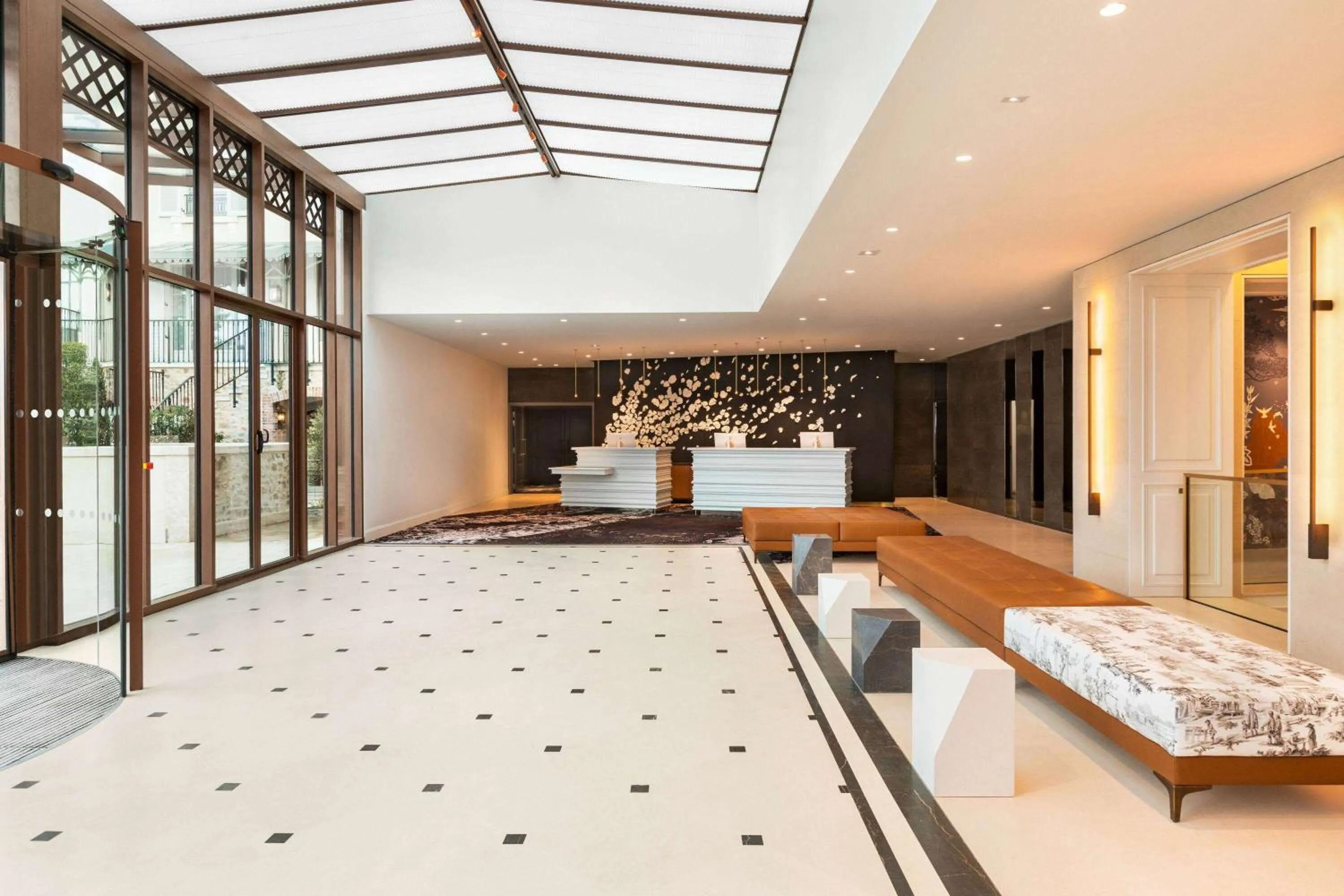 Lobby or reception in Dolce by Wyndham Versailles - Domaine du Montcel