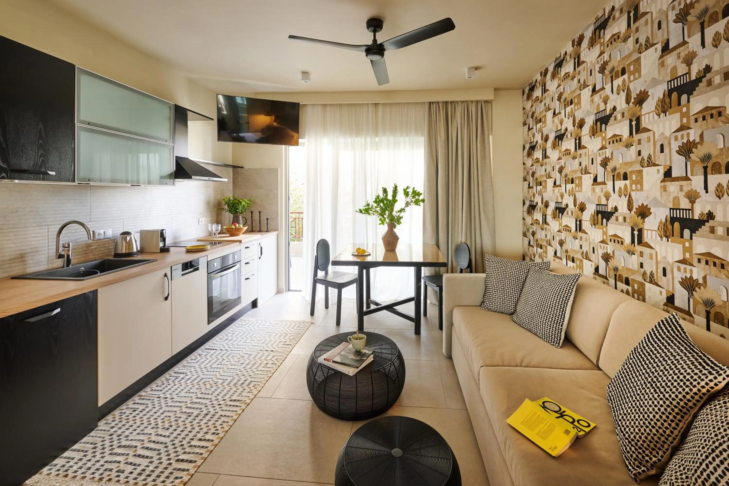 TV and multimedia in Rastoni Acropolis Uniquely Located Stylish Apartments