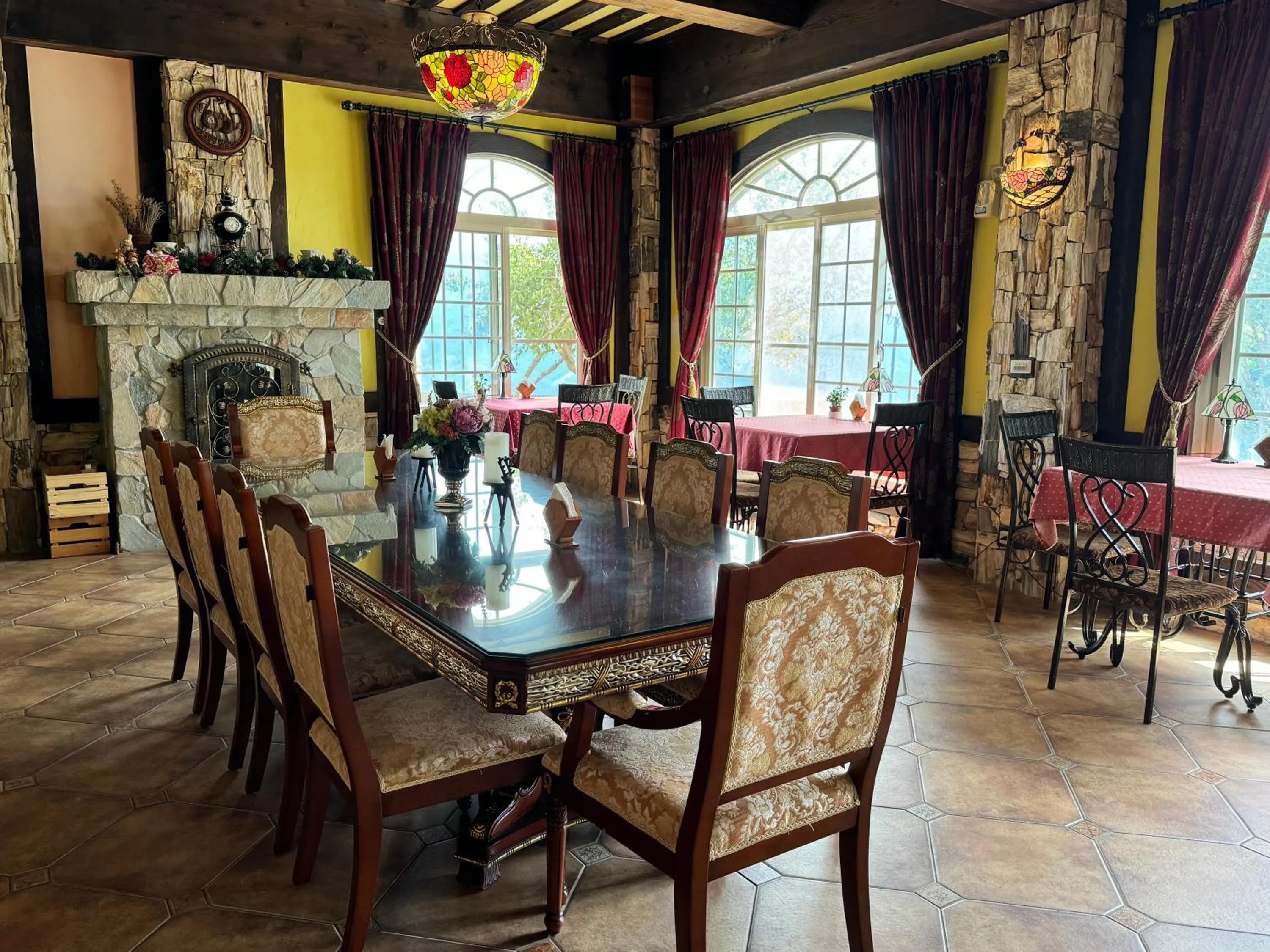 Restaurant/places to eat in 日初雲來民宿